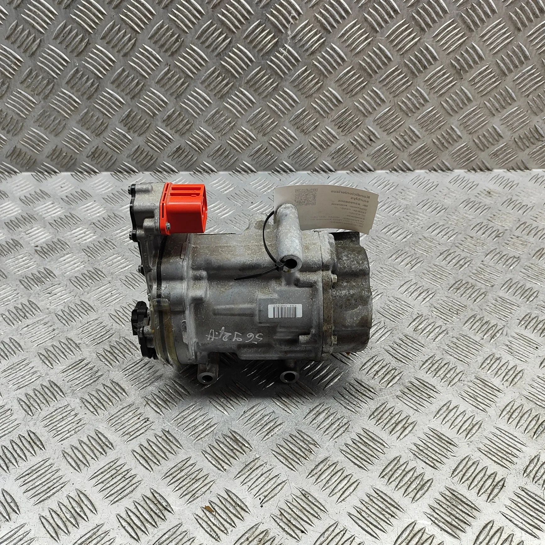 Nissan Leaf Air-conditioning compressor Air-conditioning compressor — NISSAN LEAF (ZE1)...