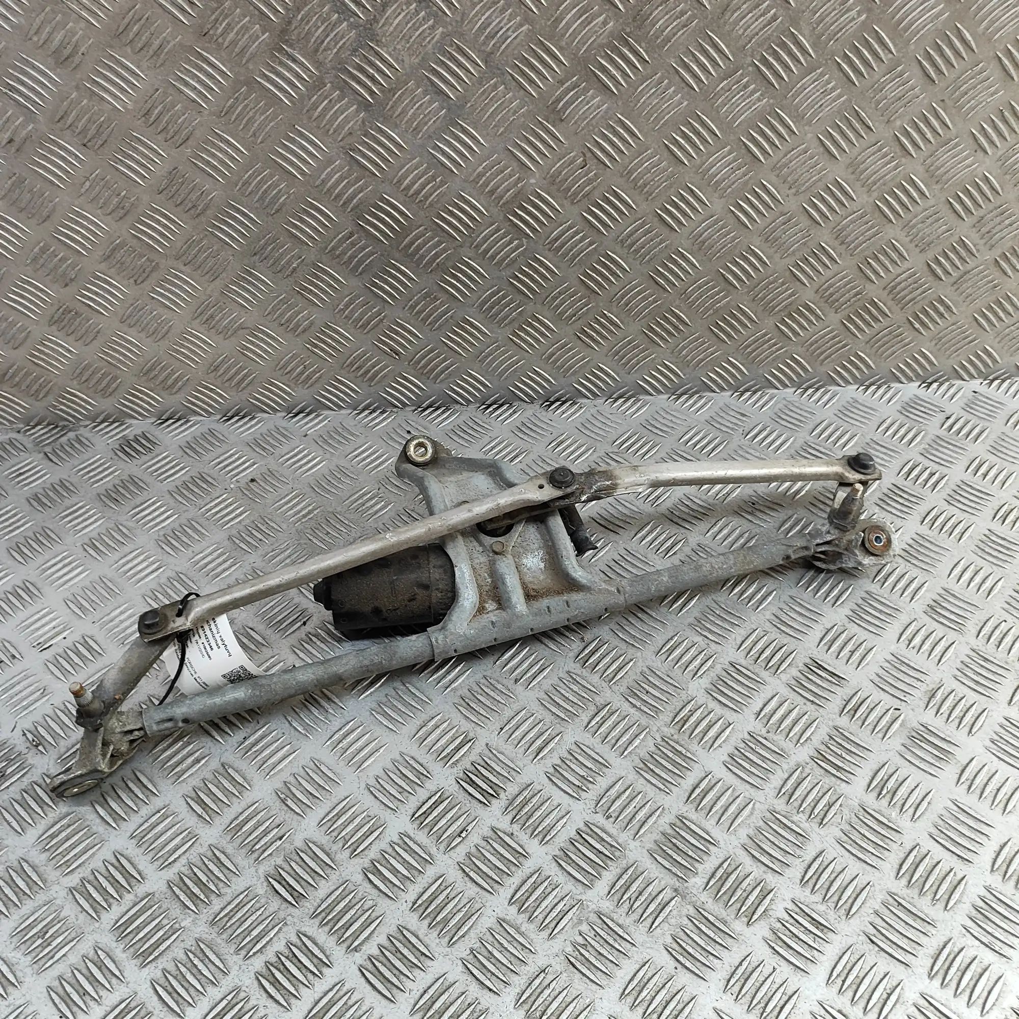 Porsche 911 (996) Front Windshield Wiper Mechanism Front Windshield Wiper Mechanism — PORSCHE 911 ...