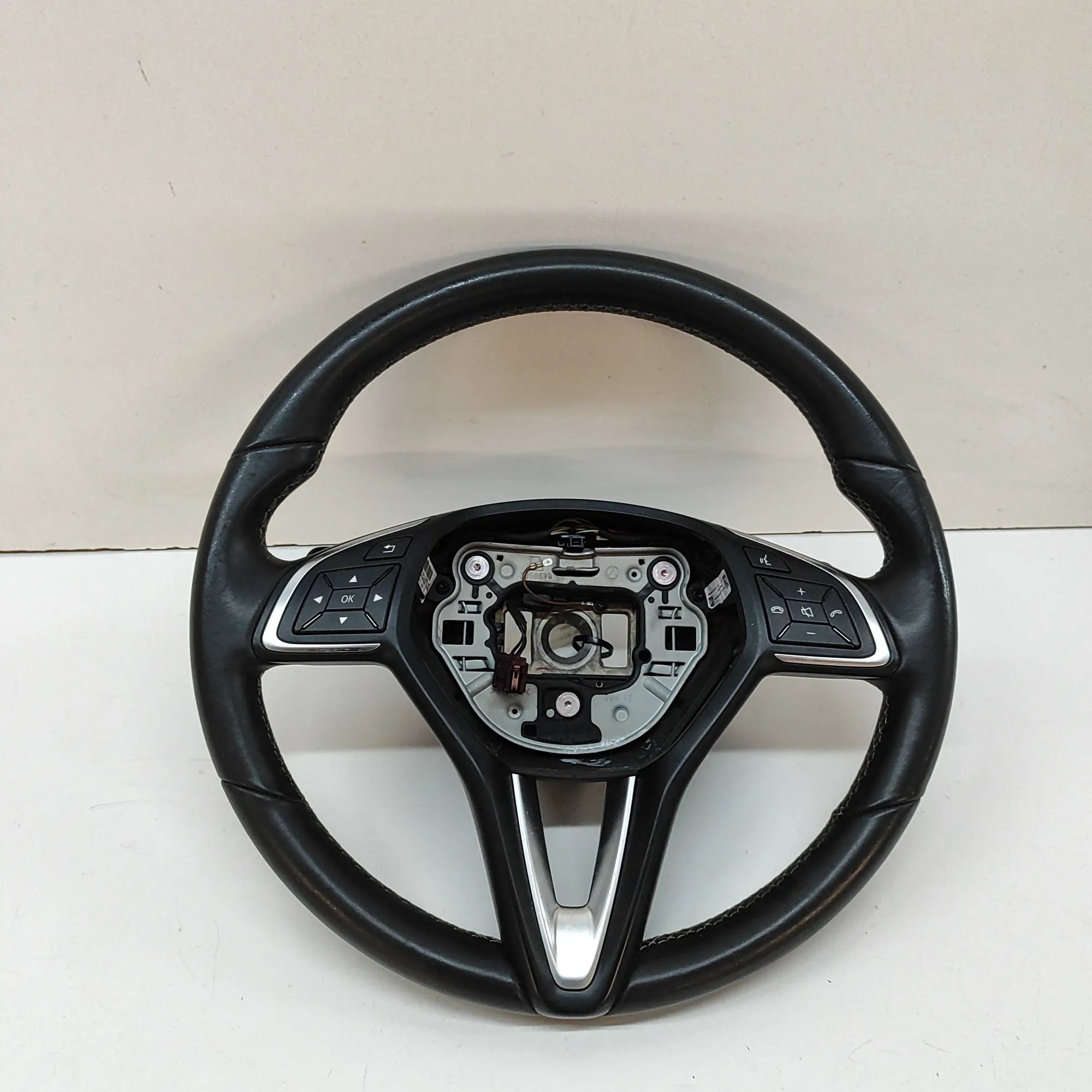 Infiniti Q30 steering wheel