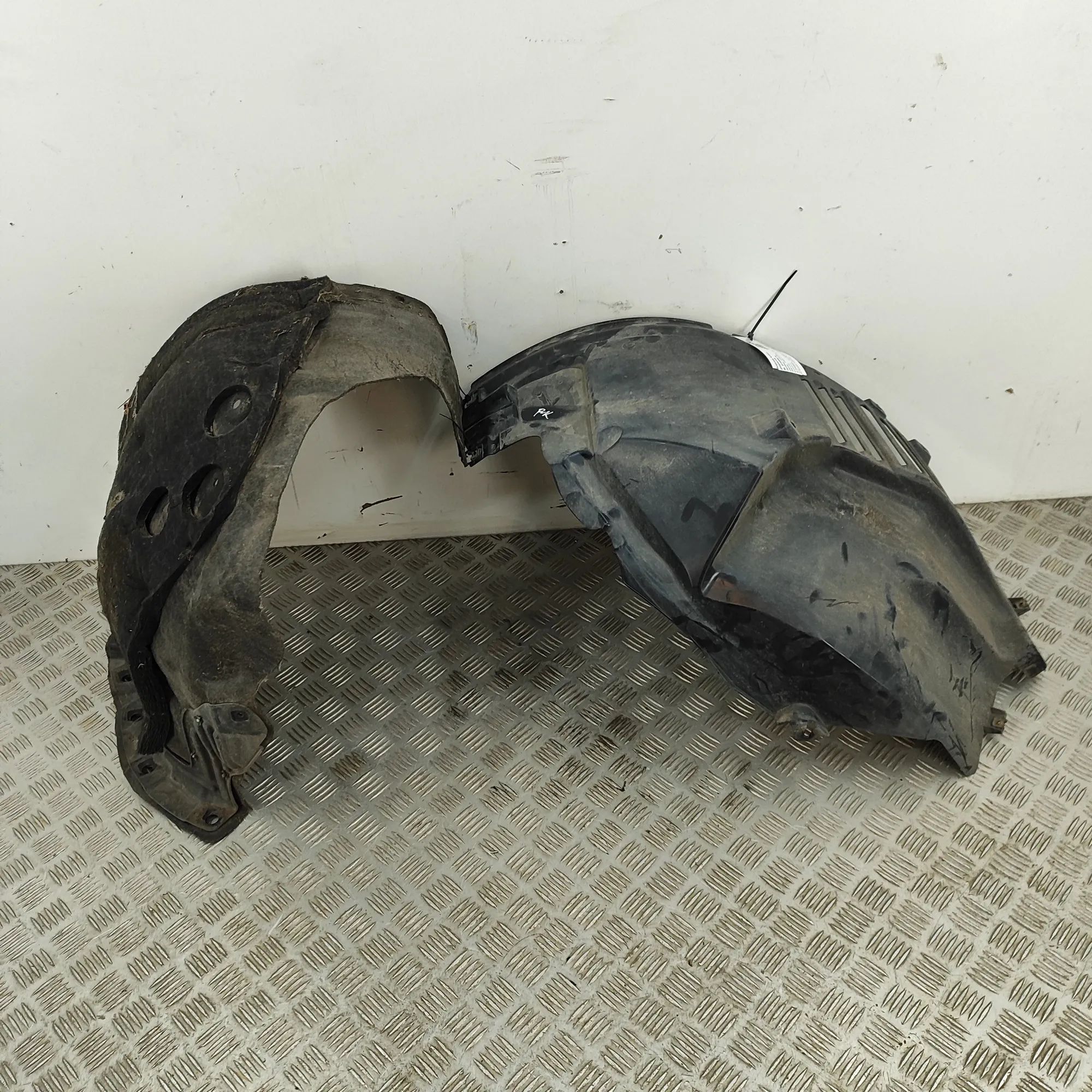Alfa-Romeo Stelvio Front Left Arch Liner Front Left Arch Liner — ALFA ROMEO STELVIO (949...