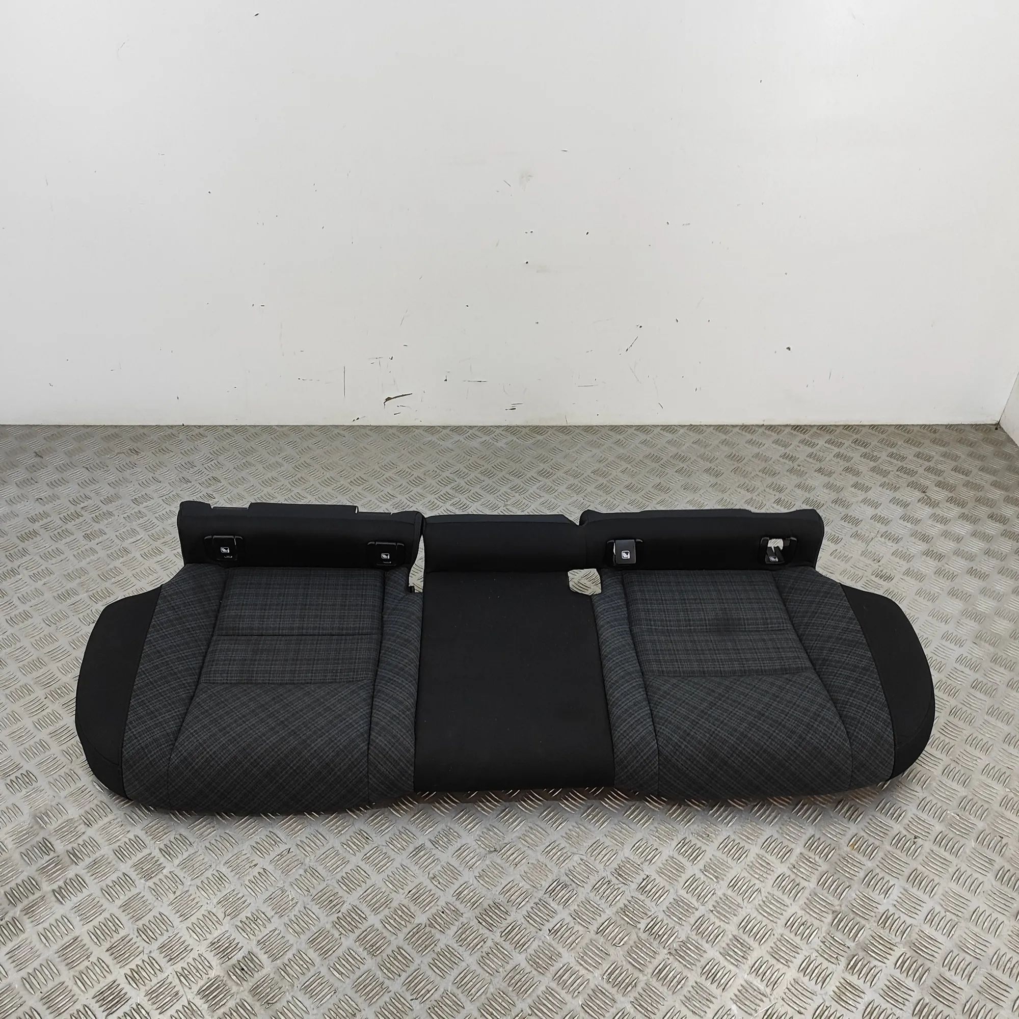 Volvo V60 Rear seat Rear seat — VOLVO V60 (II 225, 227) (2018-...) ...