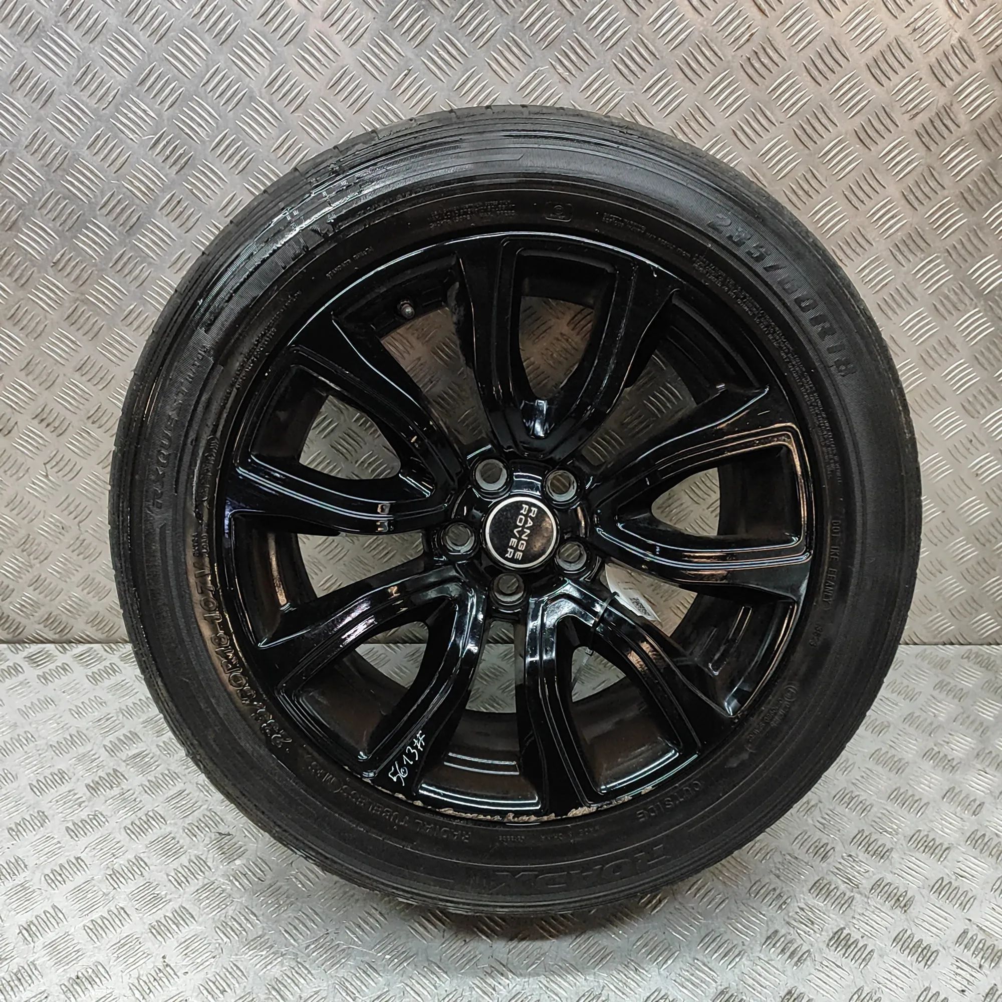 Land Rover Range Rover Evoque Alloy Wheel Alloy wheel — LAND ROVER RANGE ROVER EVOQUE (L5...