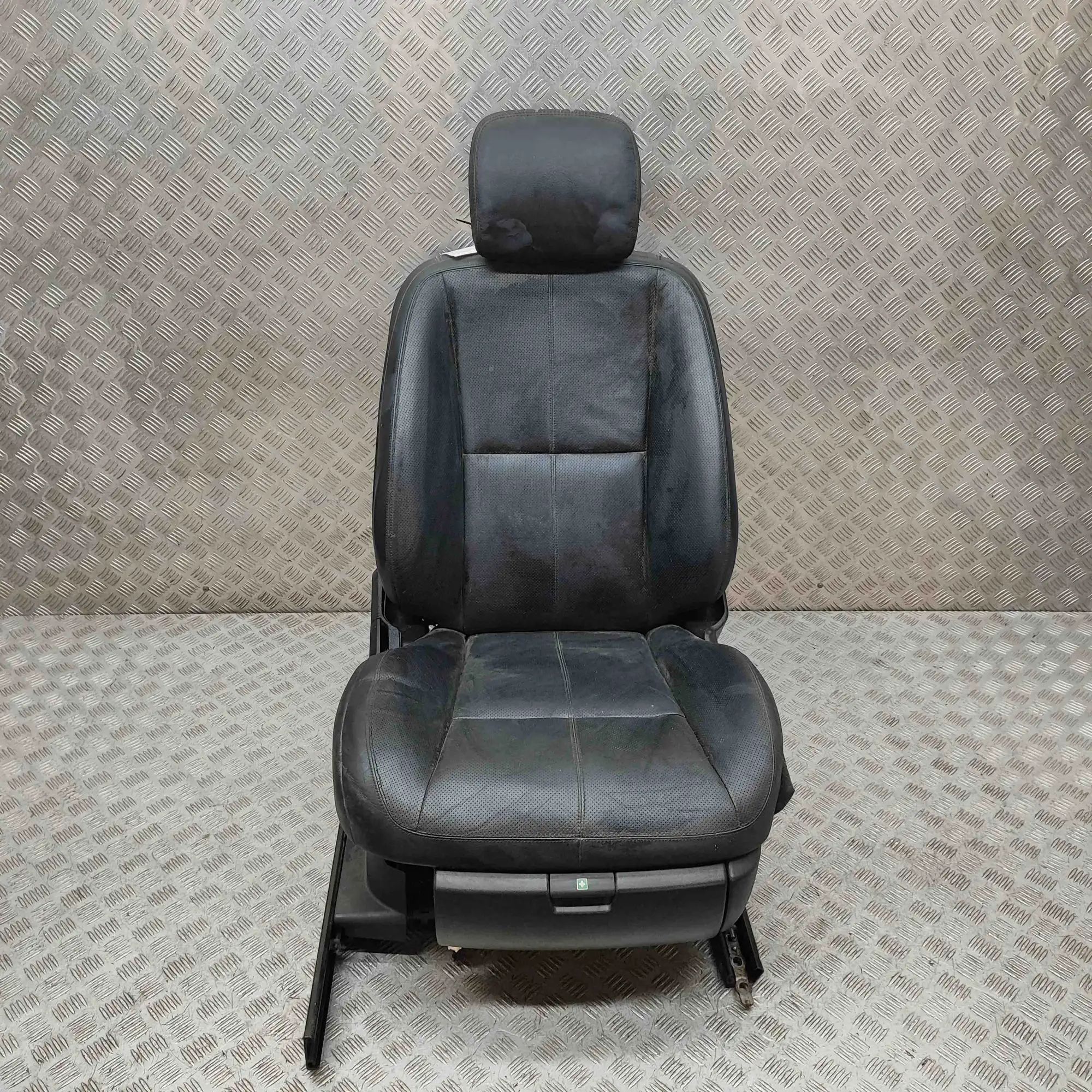 Mercedes-Benz A (W169) Front Right Seat Front right seat — MERCEDES BENZ S-CLASS (W221)...