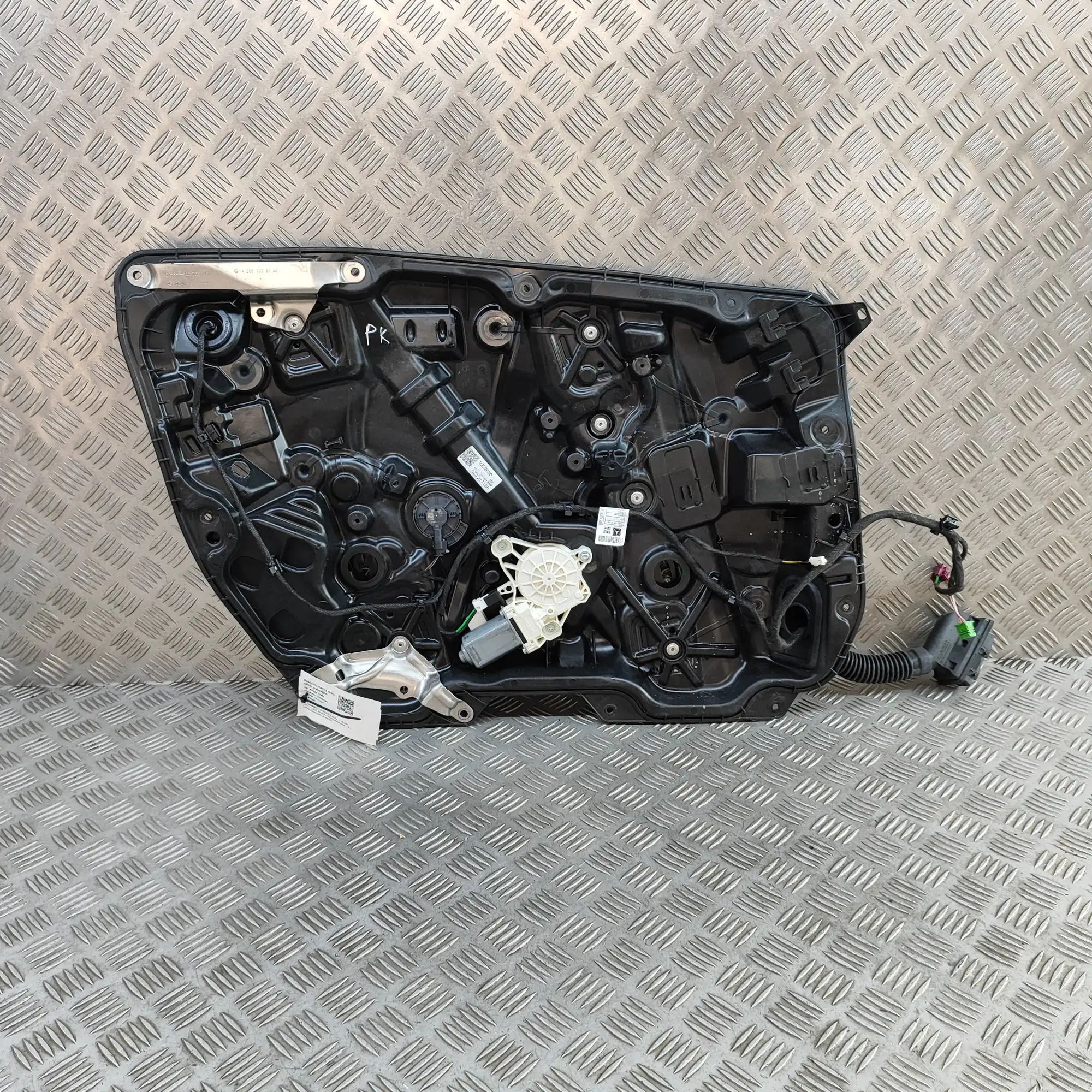 Mercedes-Benz A (W177) Front Left Door Window Regulator Front Left Door Window Regulator — MERCEDES BEN...