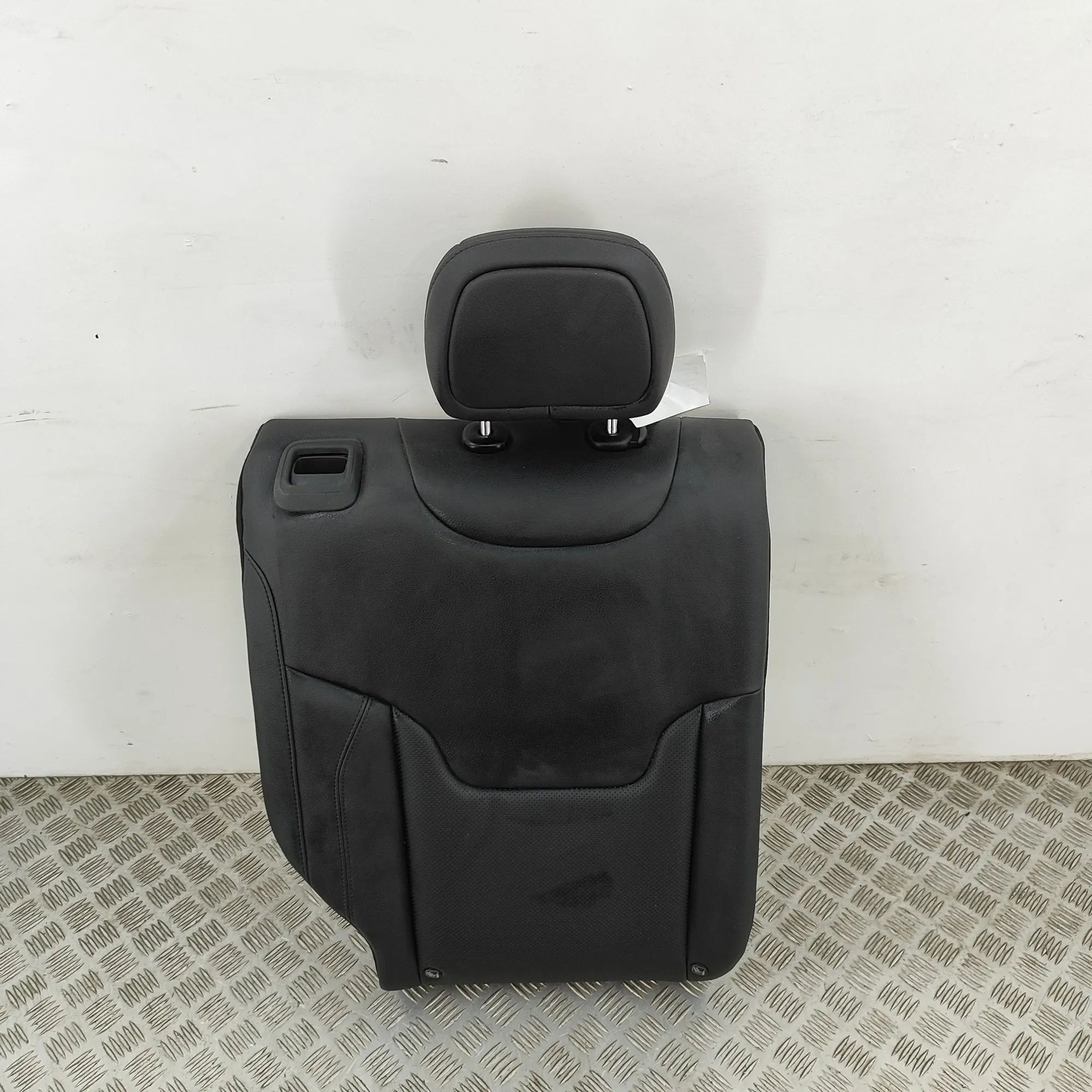 Jeep Compass Rear seat Rear seat — JEEP COMPASS (MP) (2016-...) — 5214...