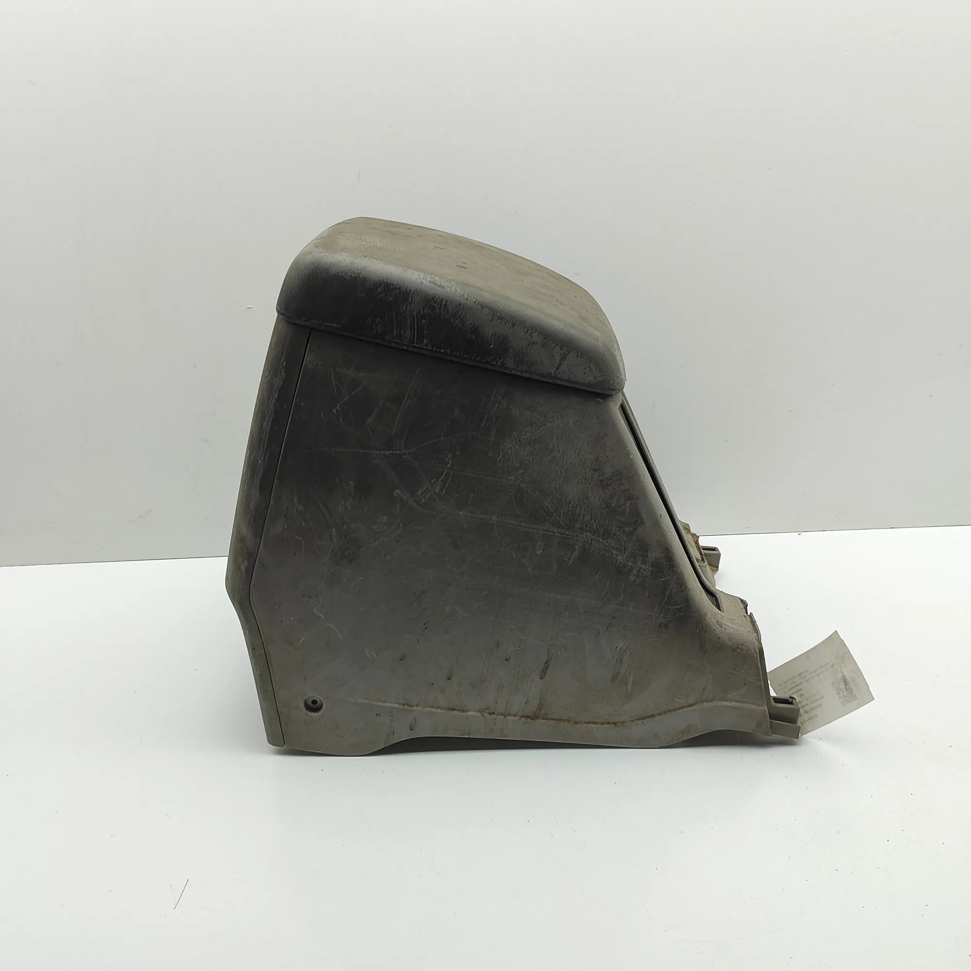 Nissan Patrol (Y61) подлокотник Armrest — NISSAN PATROL (GR V Wagon Y61) (1997-...
