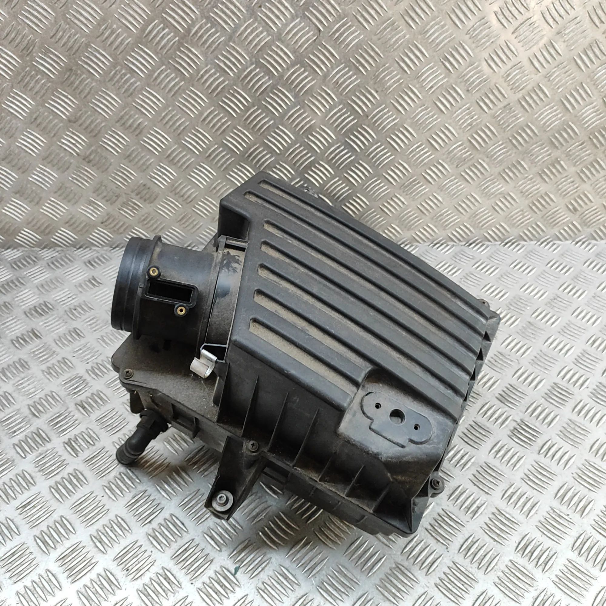 Volkswagen Amarok Ilmanpuhdistin  Air Filter Box — VW AMAROK (2H_, S1B) (2010-202...