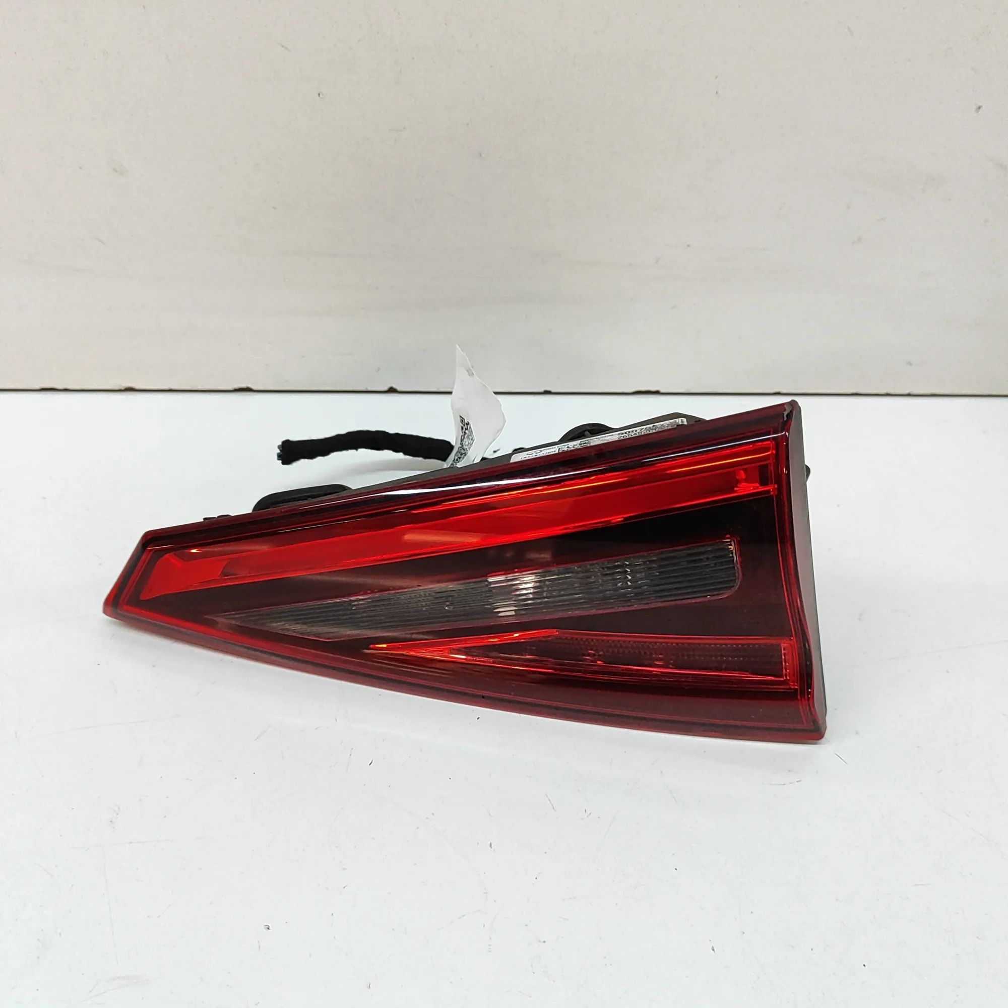 Infiniti Q30 Right Side Tailgate Tail Light