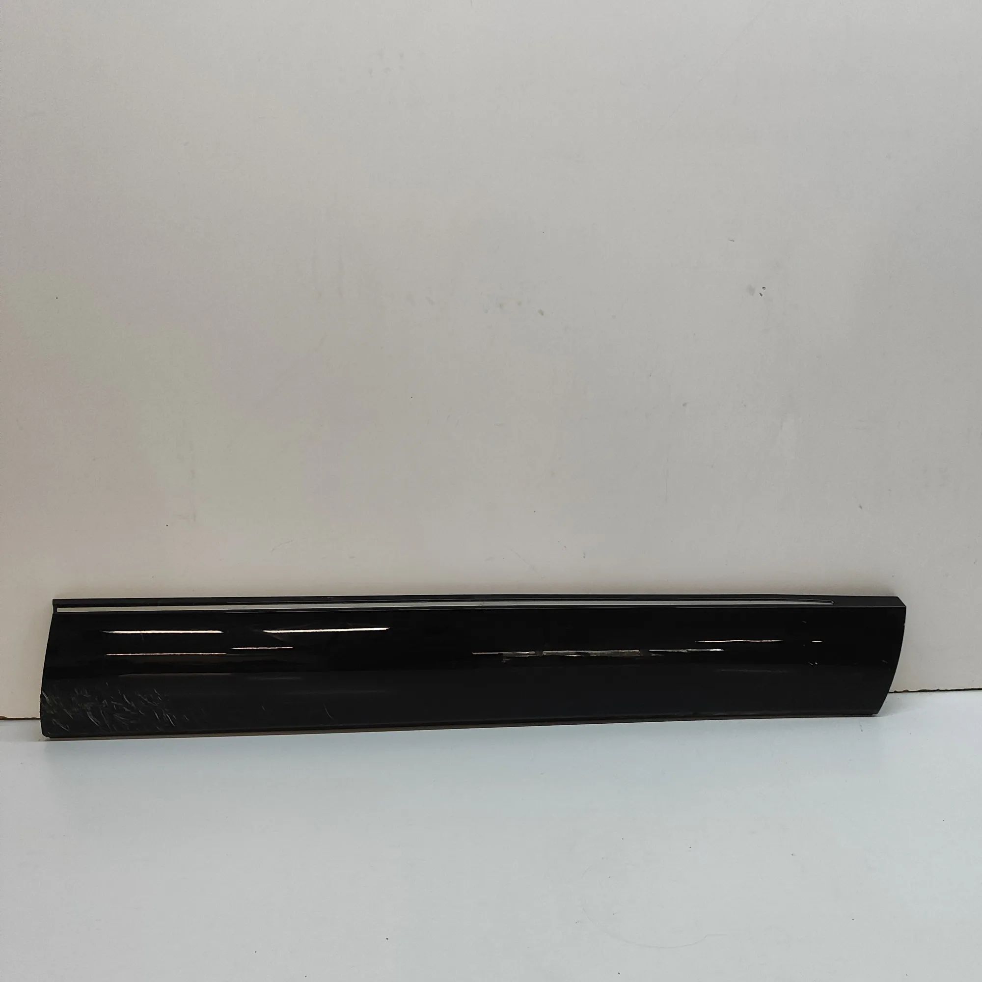 Honda HR-V / e:Ny1 Front Right Door Lower Molding