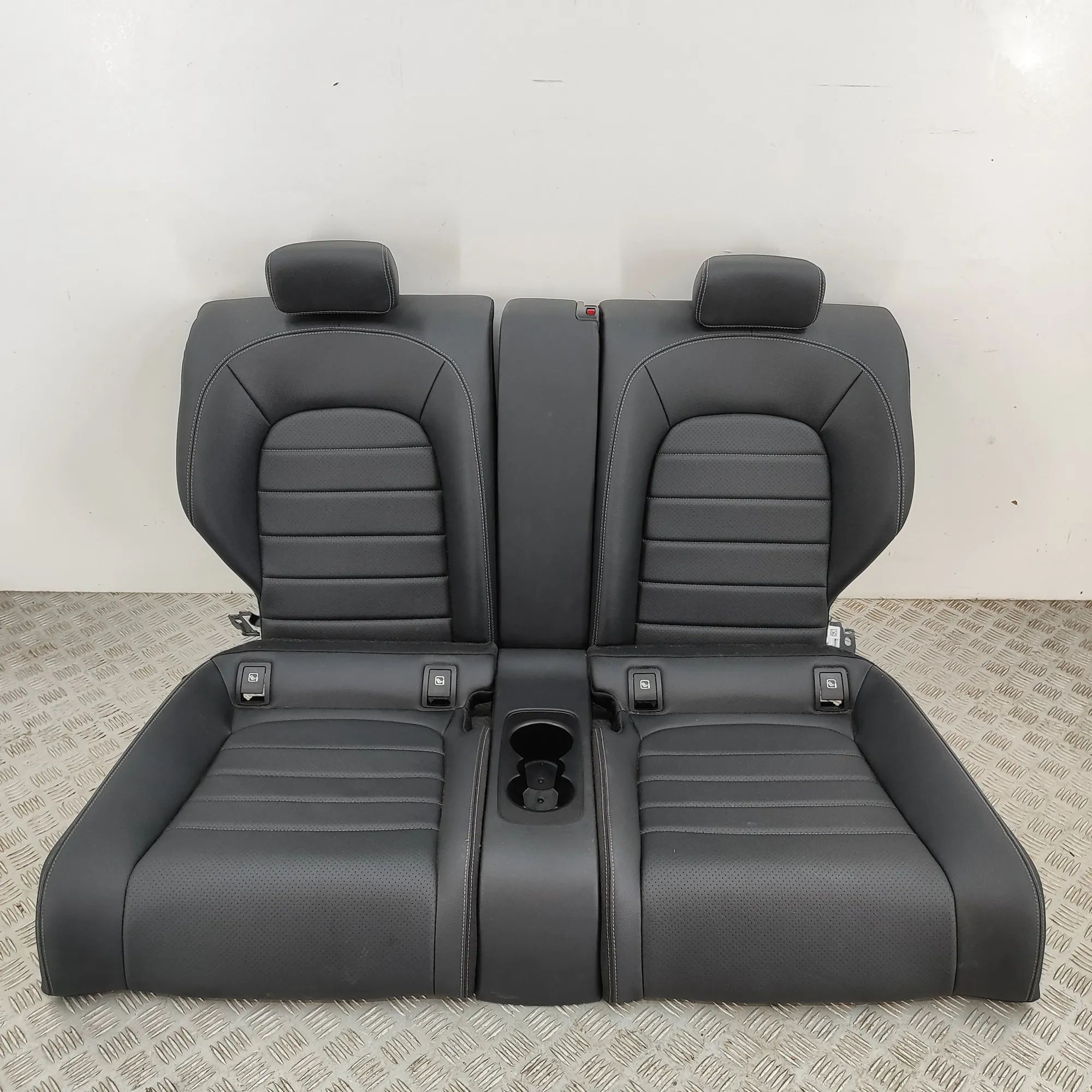 Mercedes-Benz A (W176) Заднее сиденье Rear seat — MERCEDES BENZ C-CLASS COUPE (C205) ...