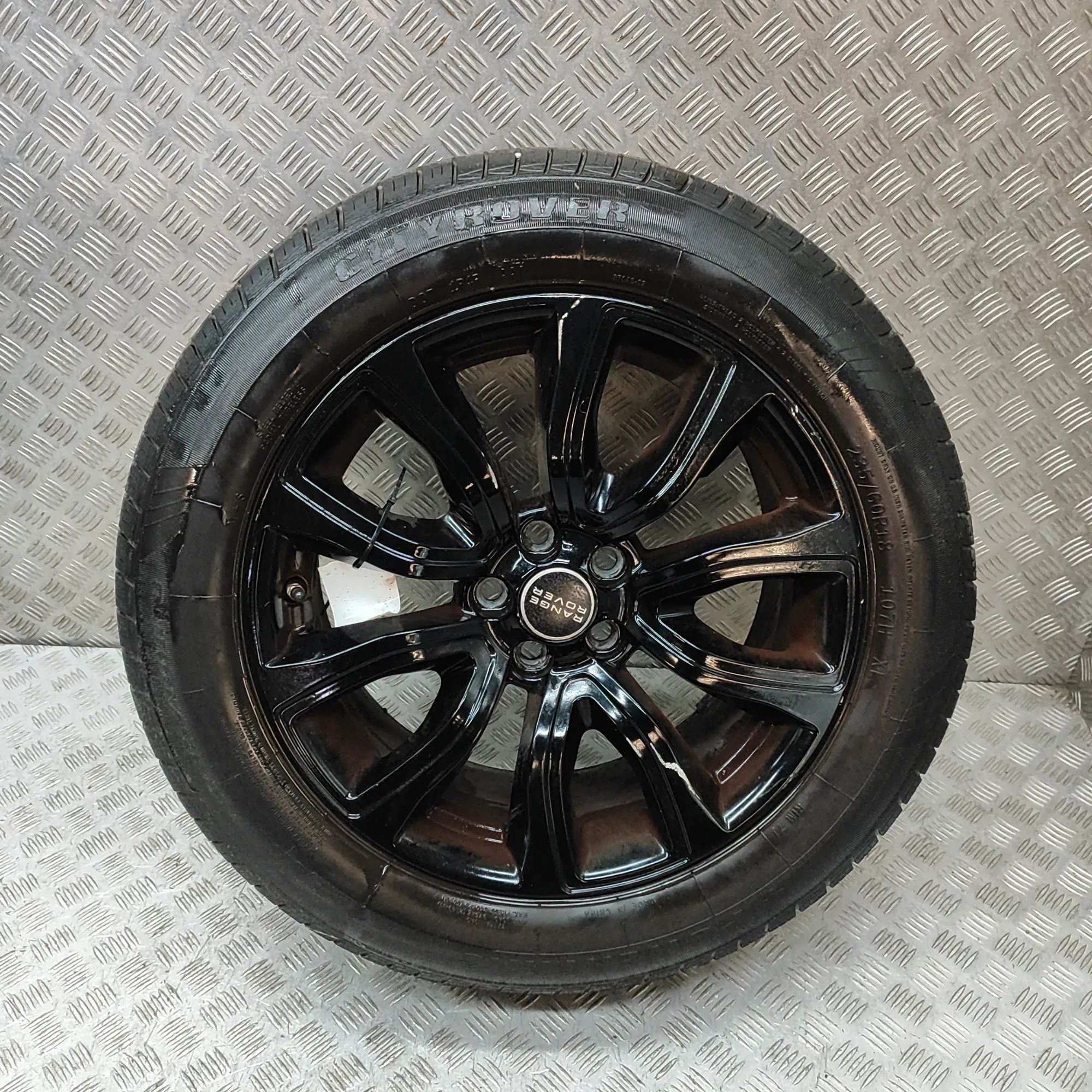 Land Rover Range Rover Evoque Alloy Wheel Alloy wheel — LAND ROVER RANGE ROVER EVOQUE (L5...