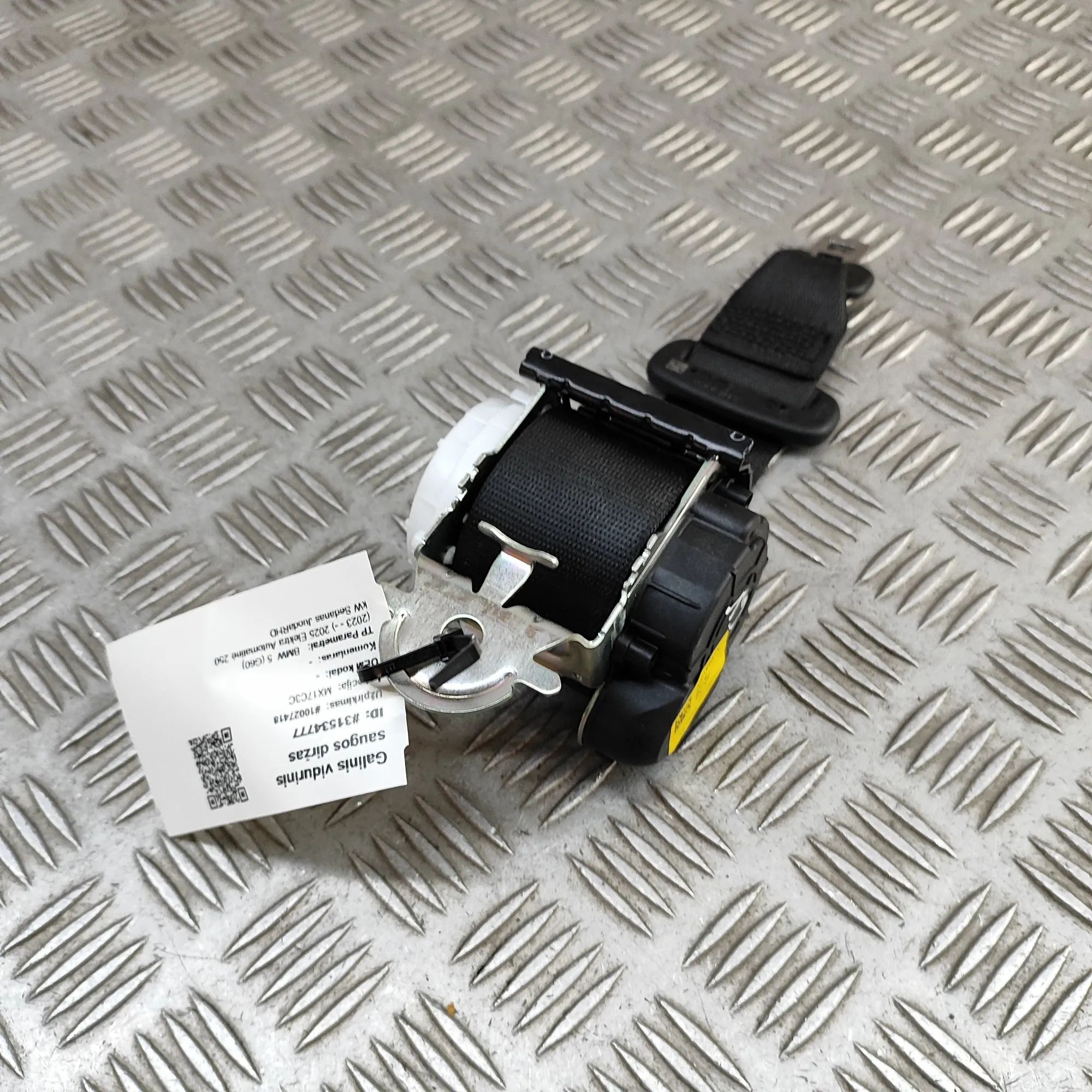 BMW 5 / i5 (G60 / G61) Rear Middle Seatbelt Rear Middle Seatbelt — BMW 5 SERIES (G60) (2023...