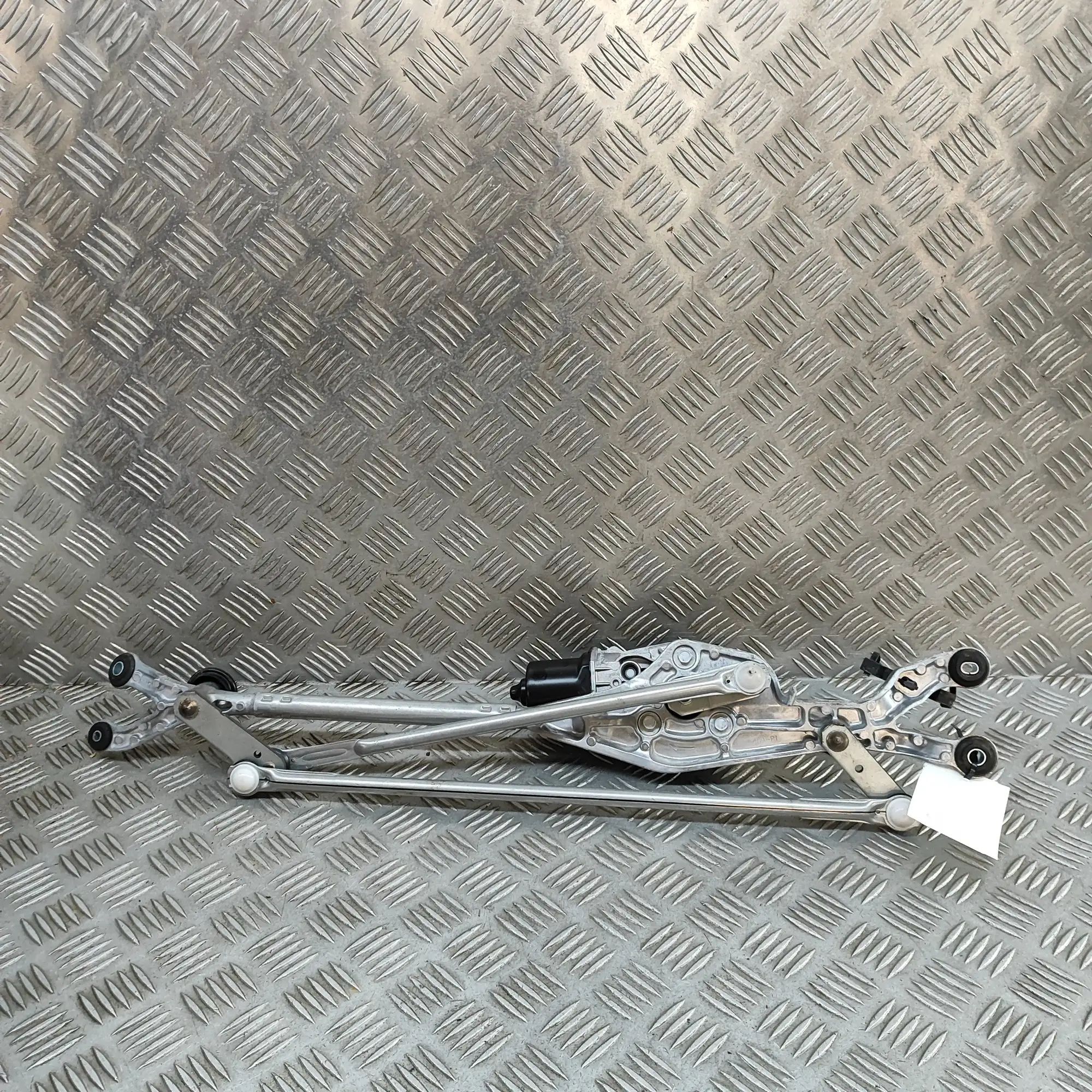 Honda HR-V / e:Ny1 Front Windshield Wiper Mechanism