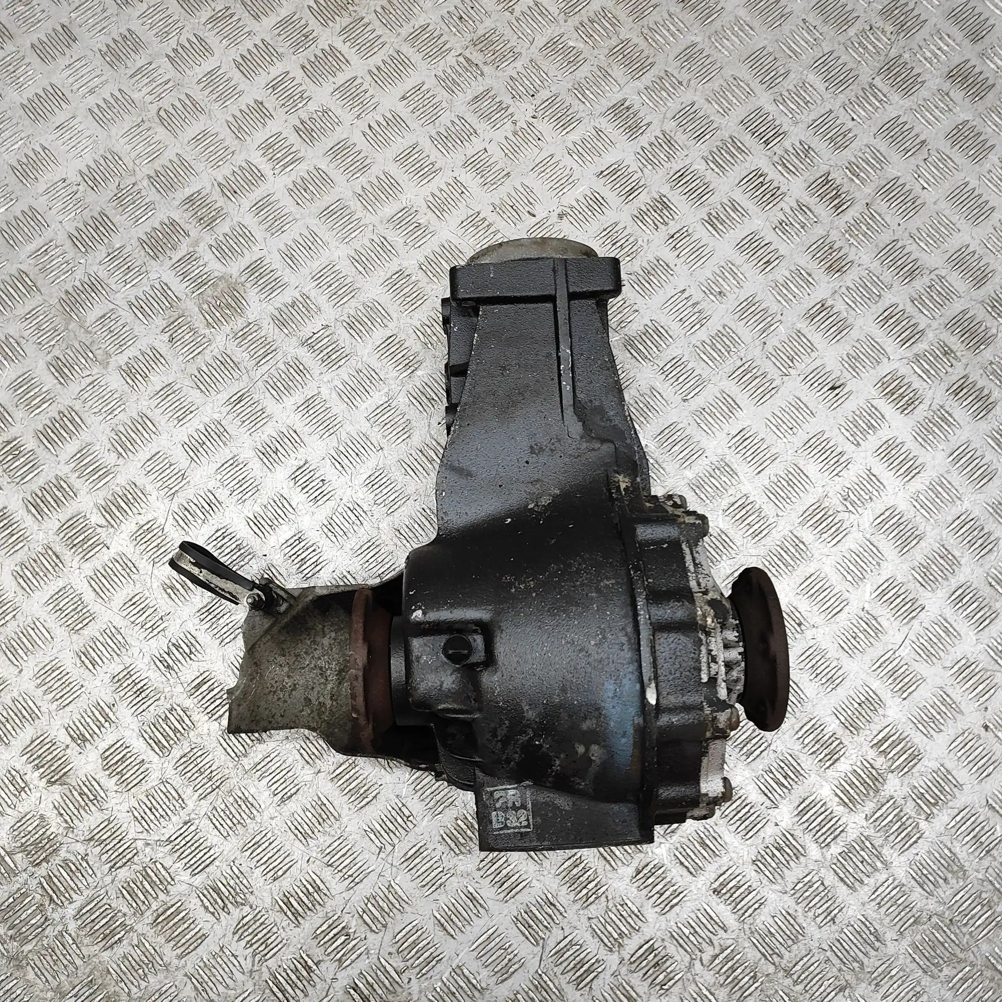 Audi A8 (D2) задний редуктор Rear differential — AUDI A8 (4D2, 4D8) (1994-20...
