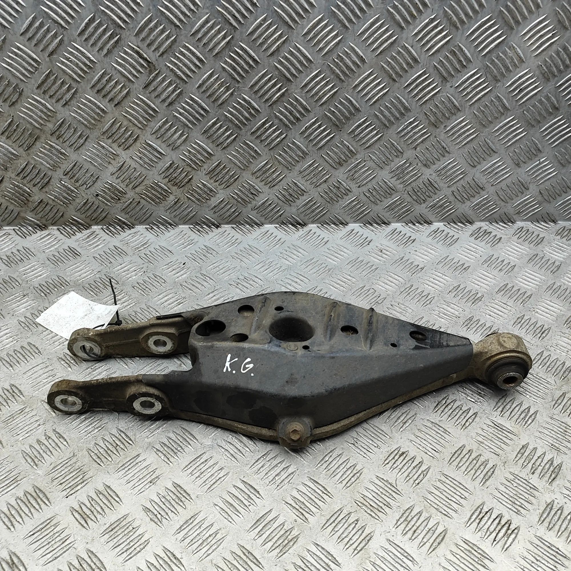 Lexus RC Rear Left Lower Control Arm Rear Left Lower Control Arm — LEXUS RC (_C1_) (...