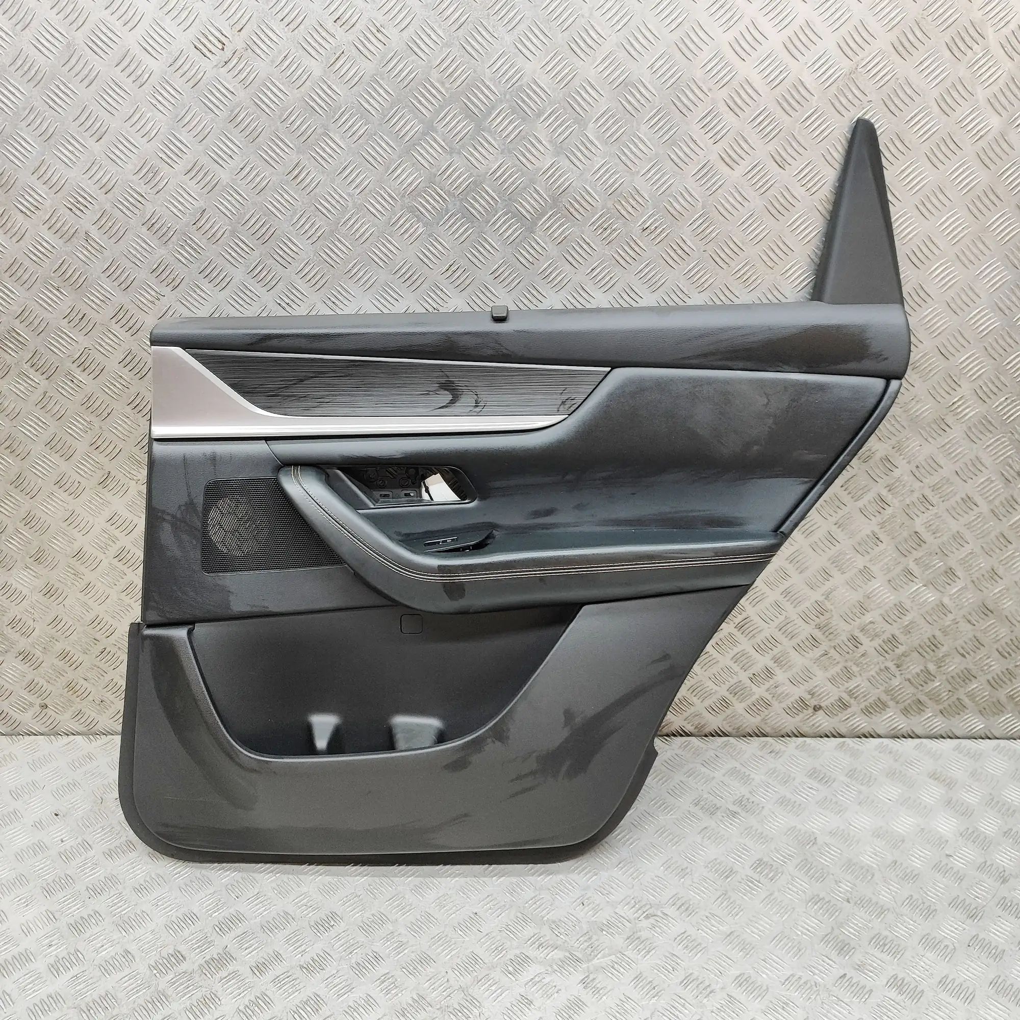 Mazda CX-80 Rear Right Door Panel Rear Right Door Panel — MAZDA CX-80 (KL) (2024-...