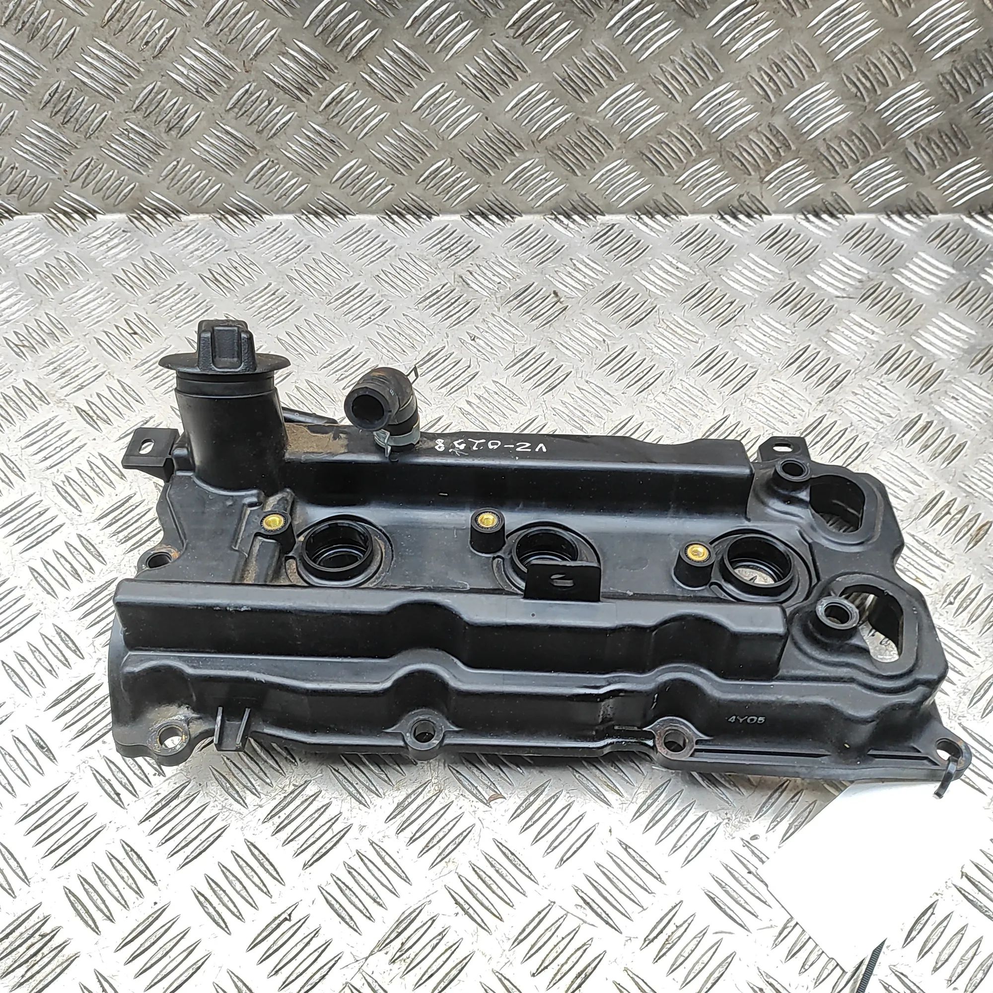Infiniti Q50 Valve Cover — left Valve Cover — left — INFINITI Q50 (2013-...) — ...