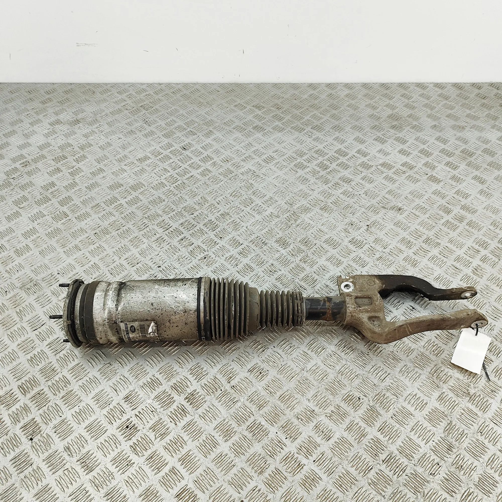 Land Rover Discovery Front Left Air Shock Absorber Front Left Air Shock Absorber — LAND ROVER DISC...