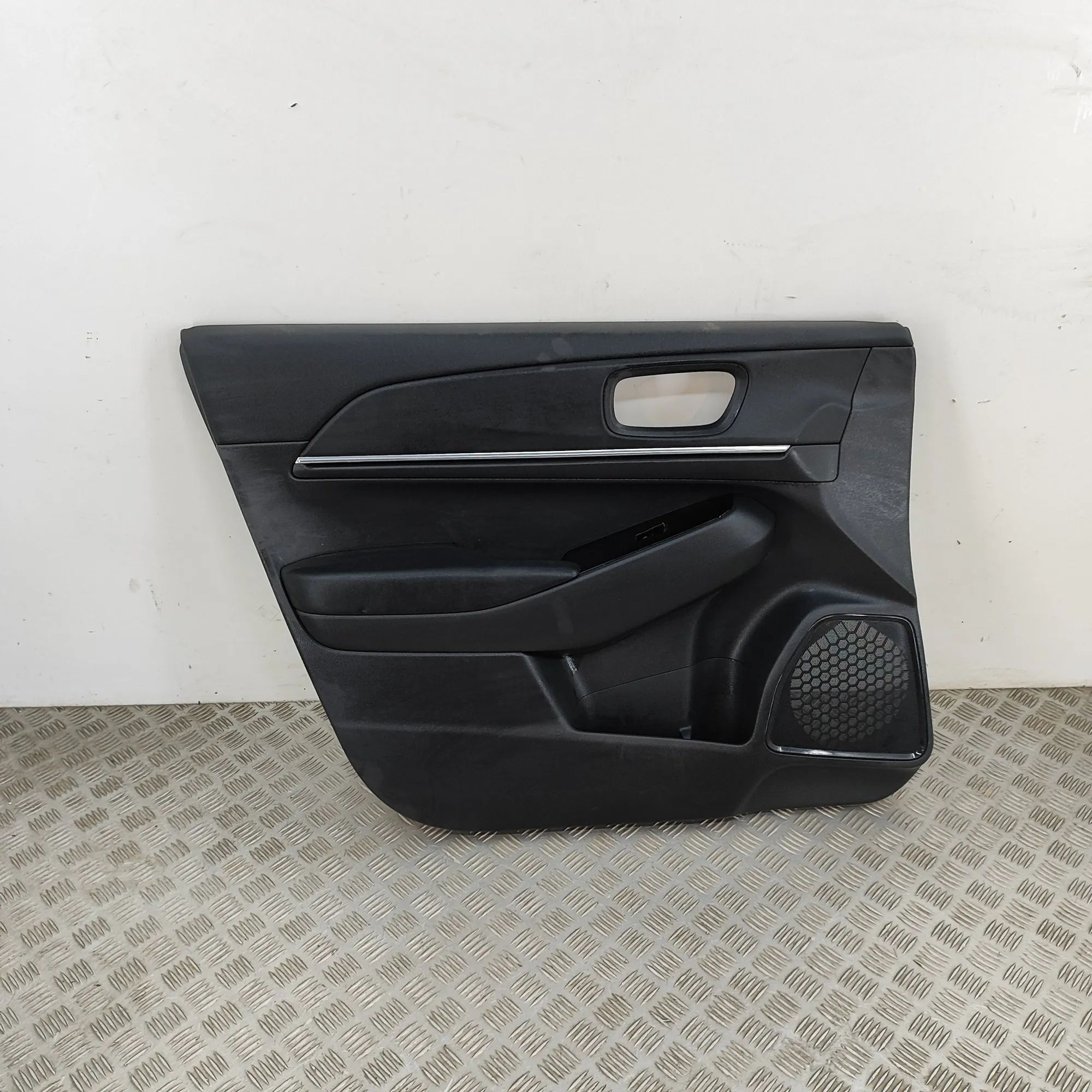 Honda HR-V / e:Ny1 Front Left Door Panel