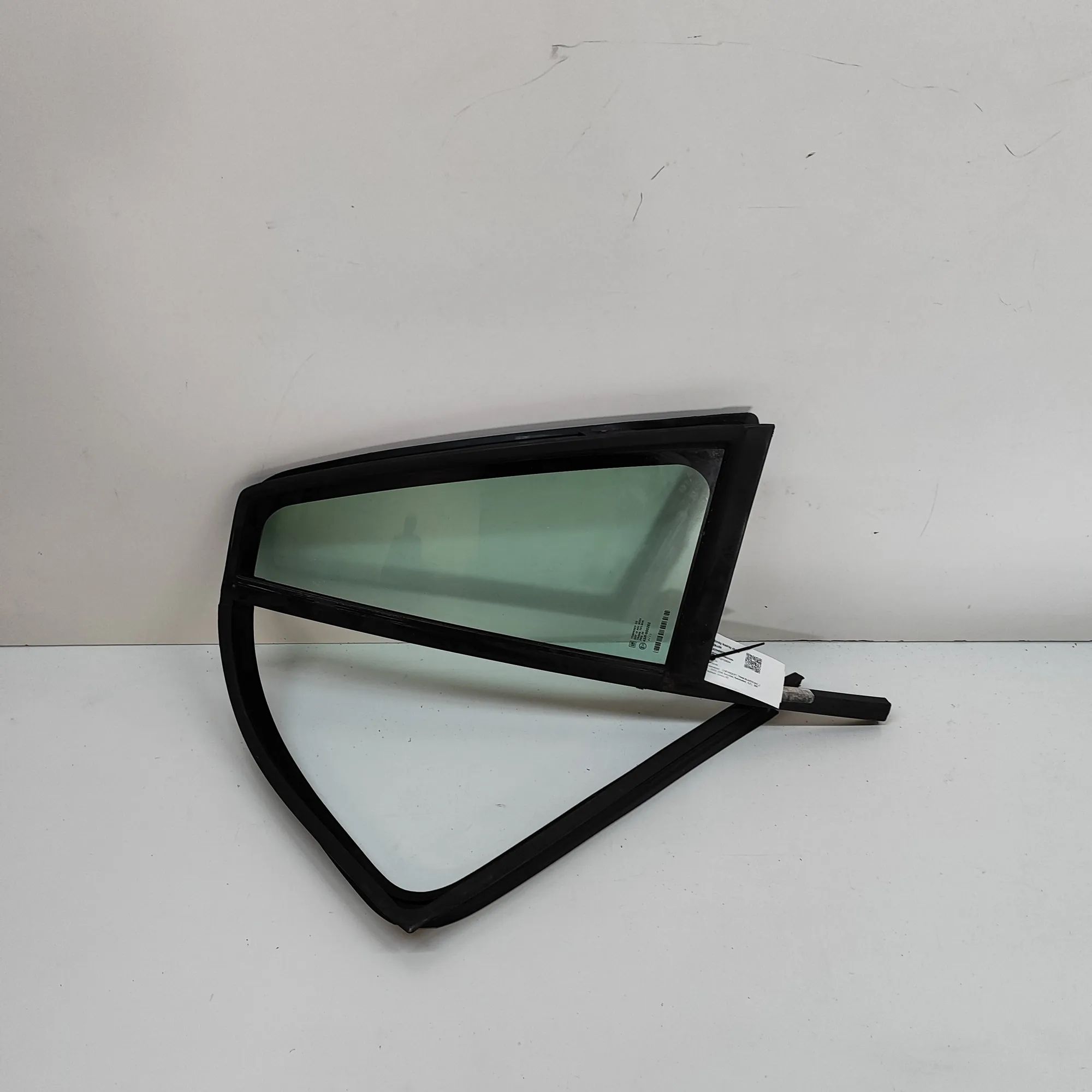 Chevrolet TrailBlazer Rear door left-hand window Rear door left-hand window — CHEVROLET TRAILBLA...