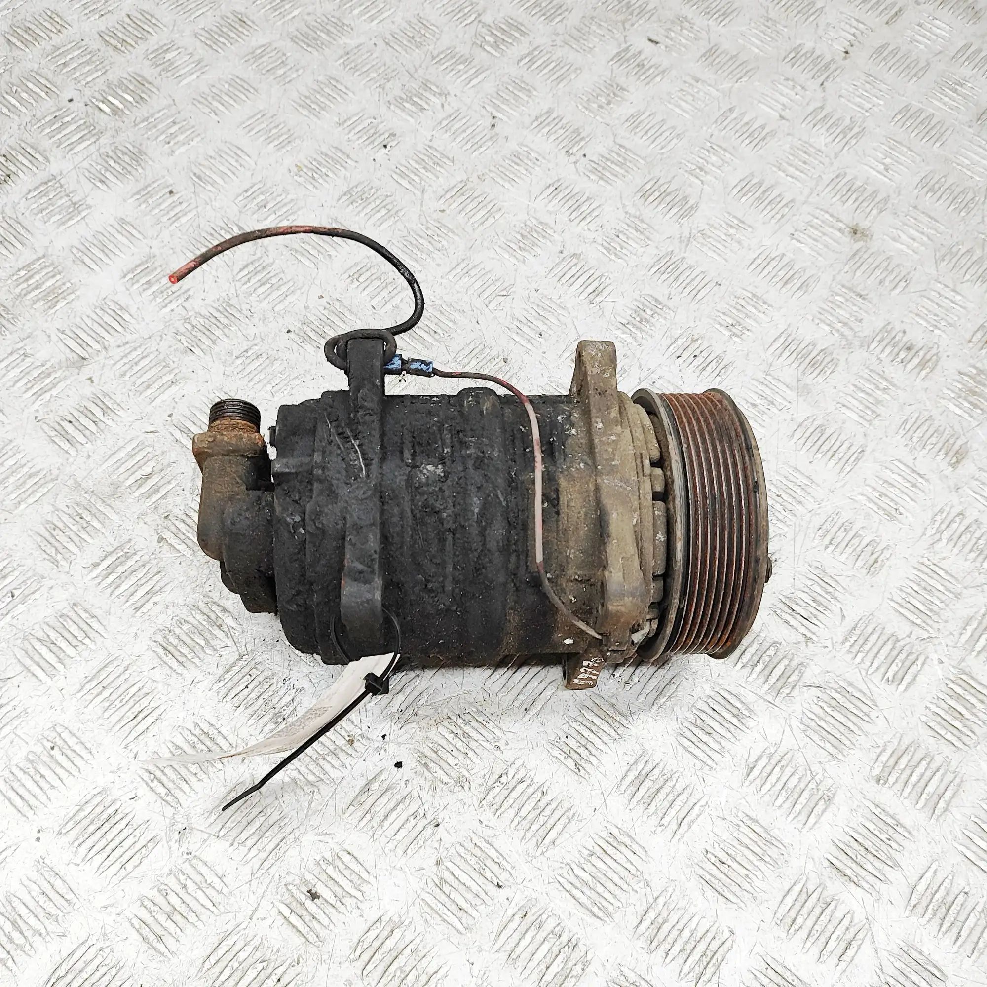Nissan NV400 / Interstar Air-conditioning compressor Air-conditioning compressor — NISSAN NV400 (Van...