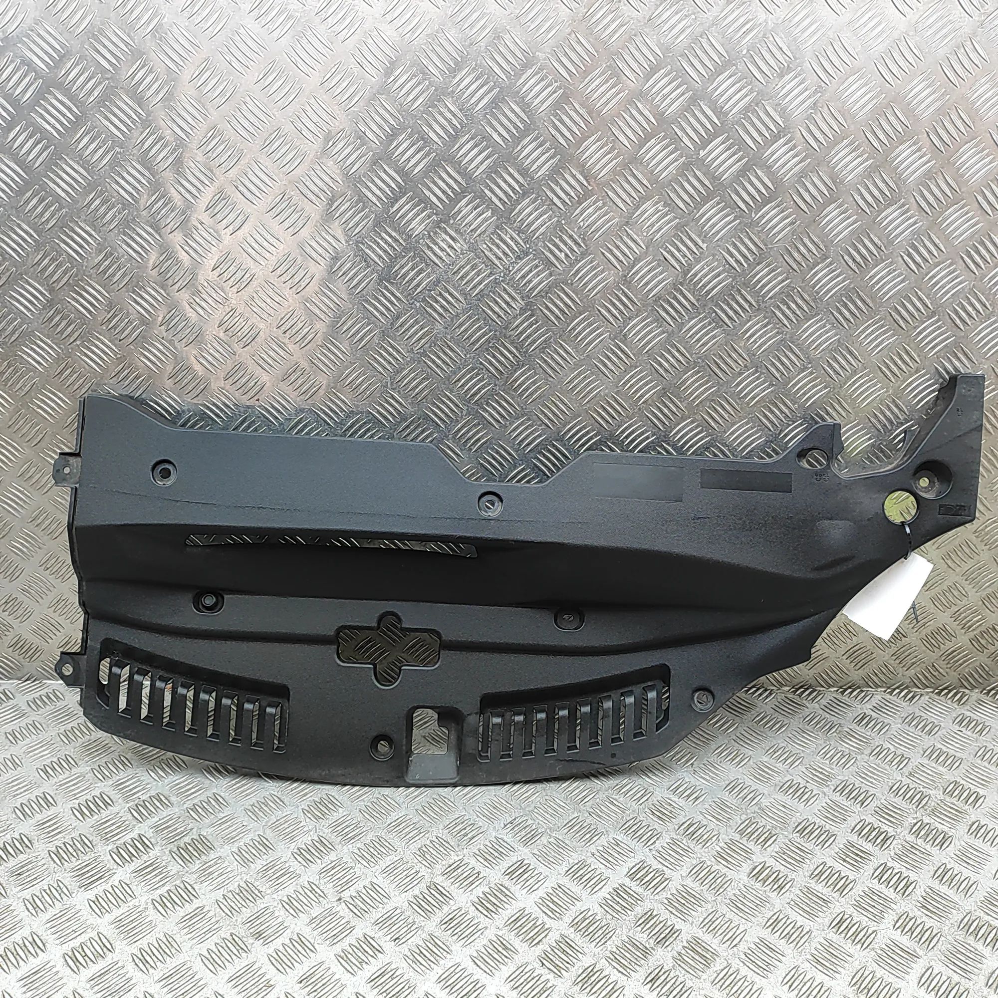Lexus GS Slam Panel Frame Plastic Trim Slam Panel Frame Plastic Trim — LEXUS GS (_L1_)...
