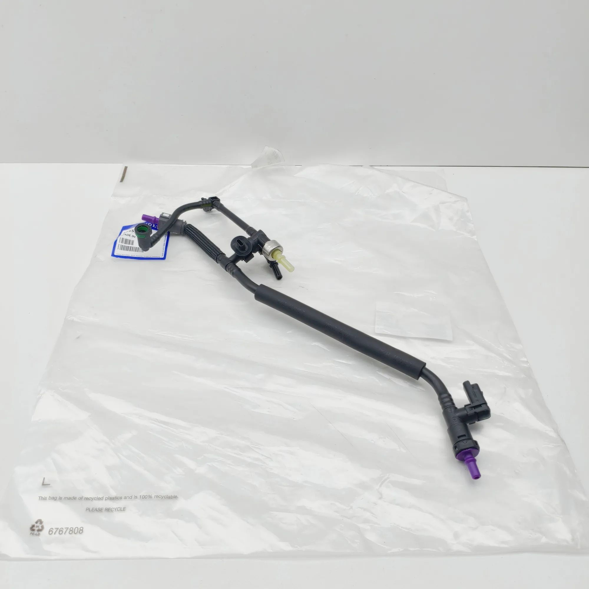 Volvo V40 Fuel pipe Fuel pipe — VOLVO V40 (Hatchback) (2012-2019) —...