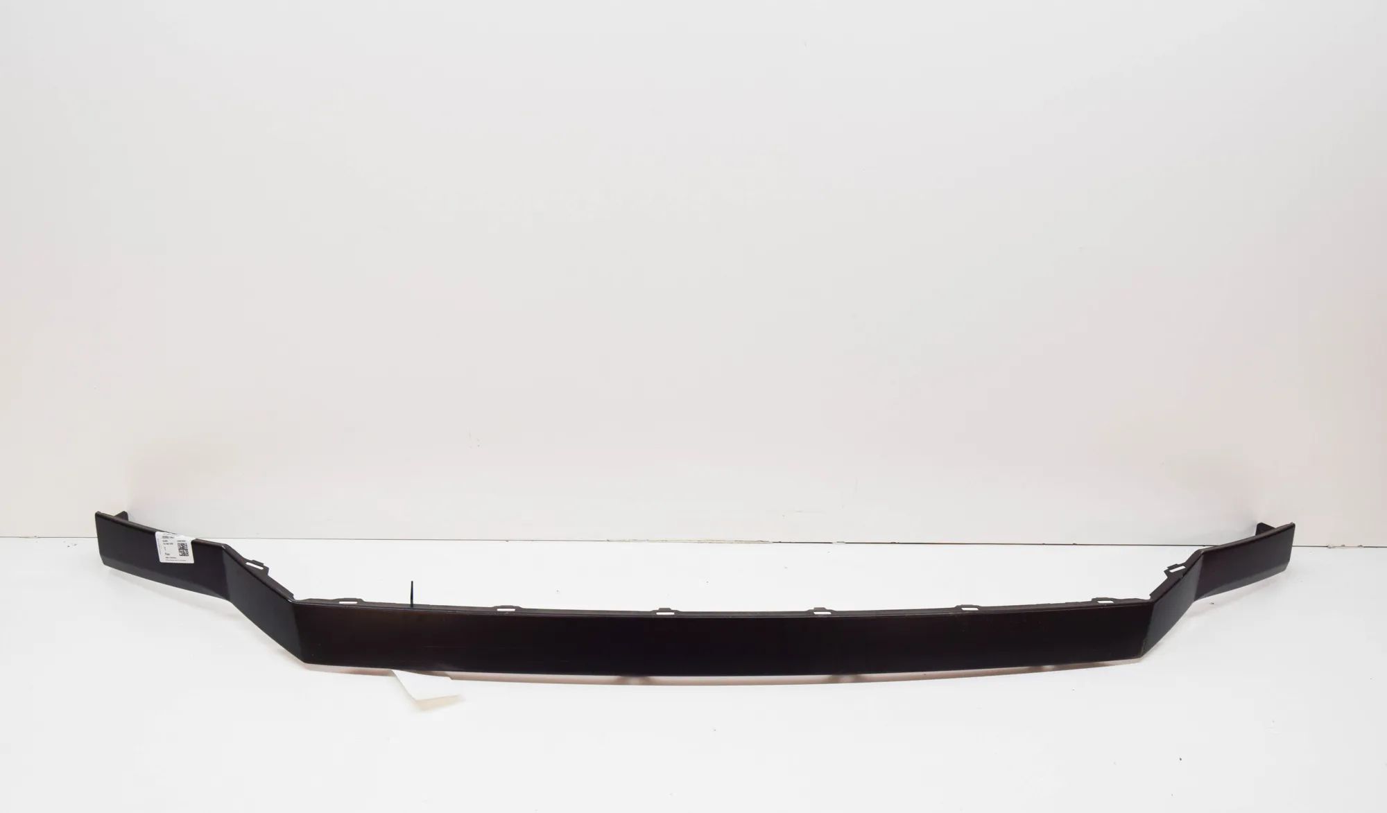Volkswagen Crafter Front Bumper Center Moulding Front Bumper Center Moulding — VW CRAFTER (30-5...
