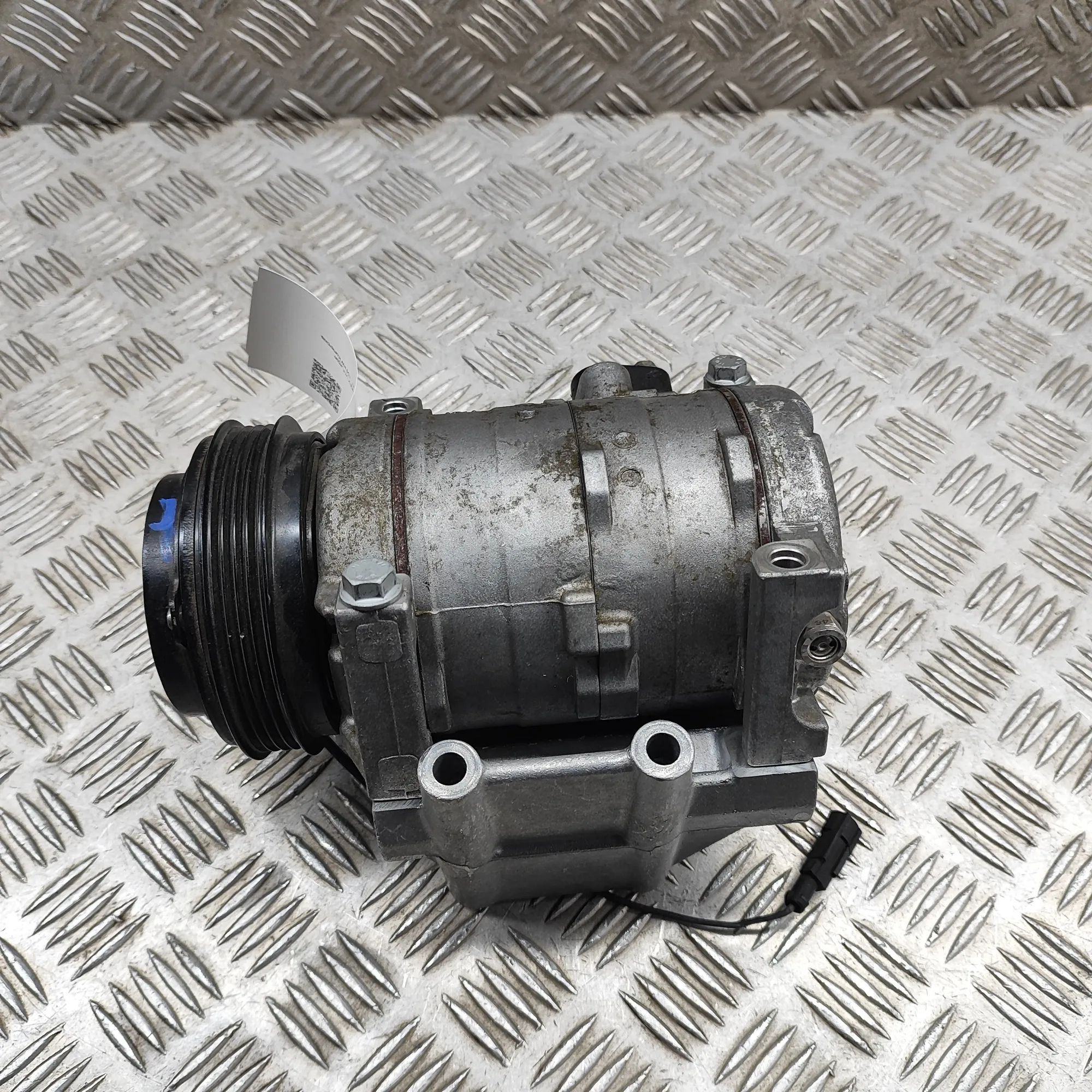 Iveco Daily Air-conditioning compressor Air-conditioning compressor — IVECO DAILY (VI V...