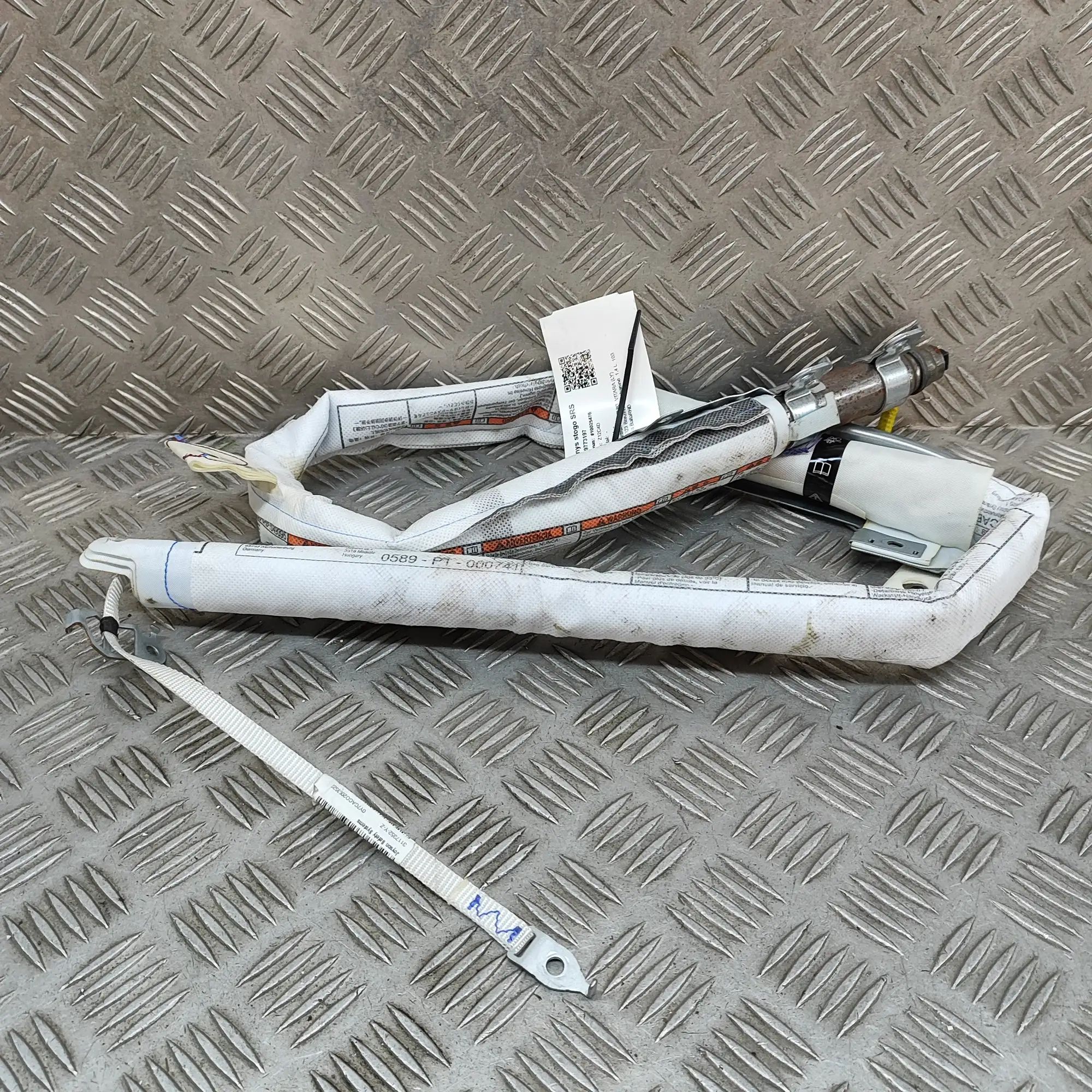 Suzuki Vitara Right Side Roof Safety Curtain SRS Right Side Roof Safety Curtain SRS — SUZUKI VIT...