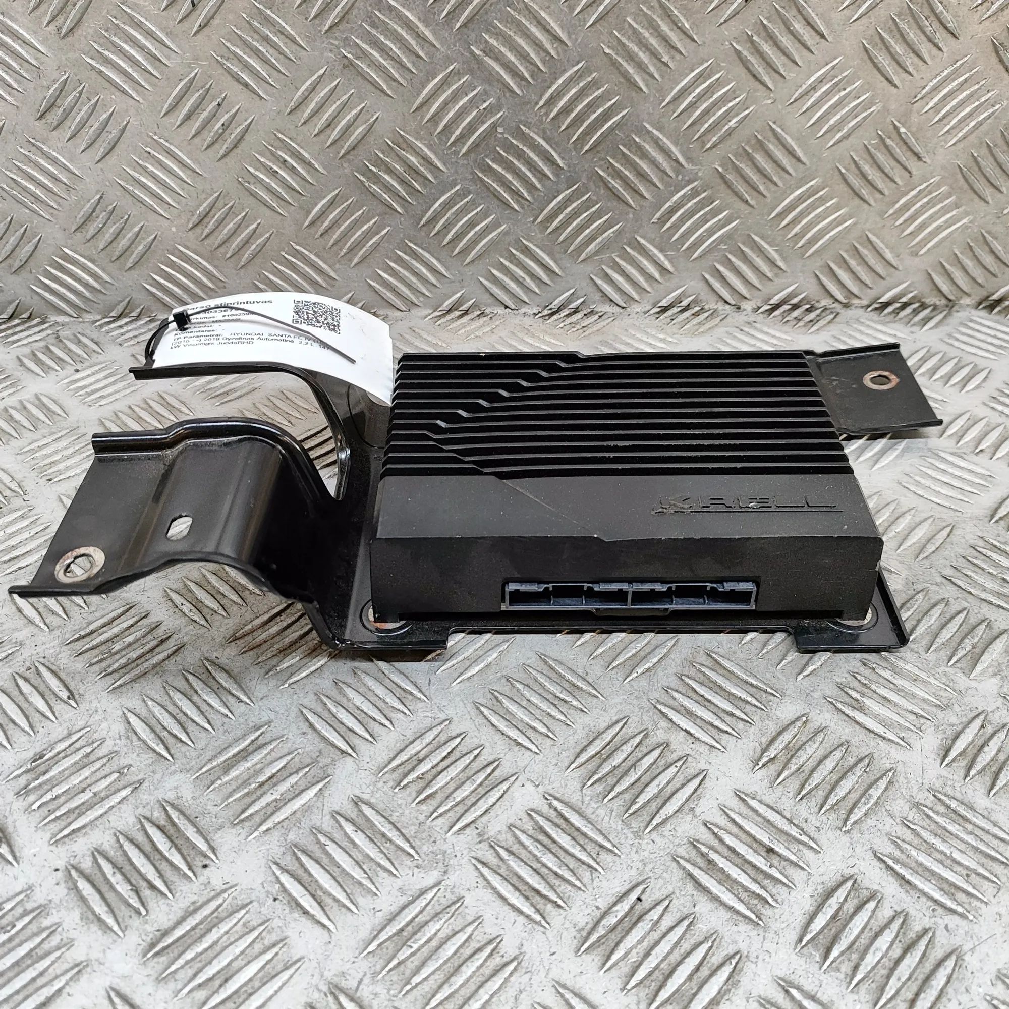 Hyundai Santa Fe Sound amplifier Sound amplifier — HYUNDAI SANTA (FÉ IV TM) (201...