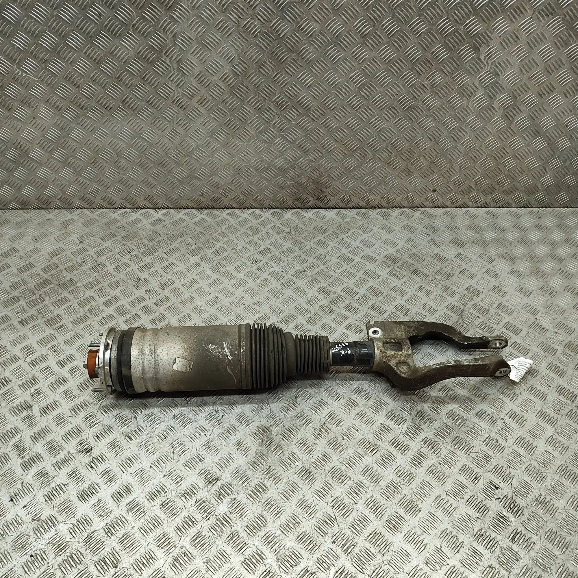 Land Rover Range Rover Sport (L494) Front Left Air Shock Absorber Front Left Air Shock Absorber — LAND ROVER RANG...