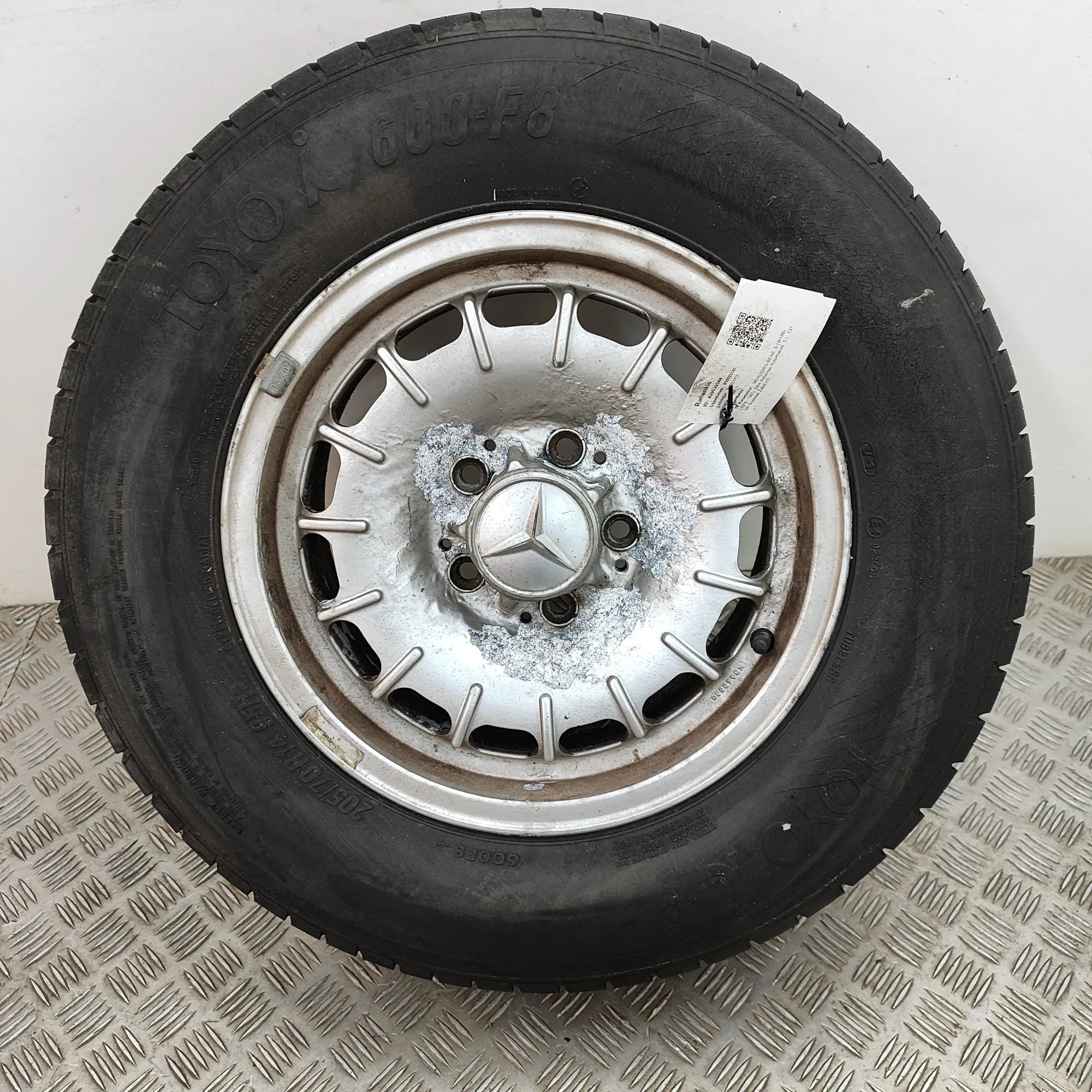 Mercedes-Benz 200 - 300 (W123) Alloy Wheel Alloy wheel — MERCEDES BENZ S-CLASS (W126) (197...