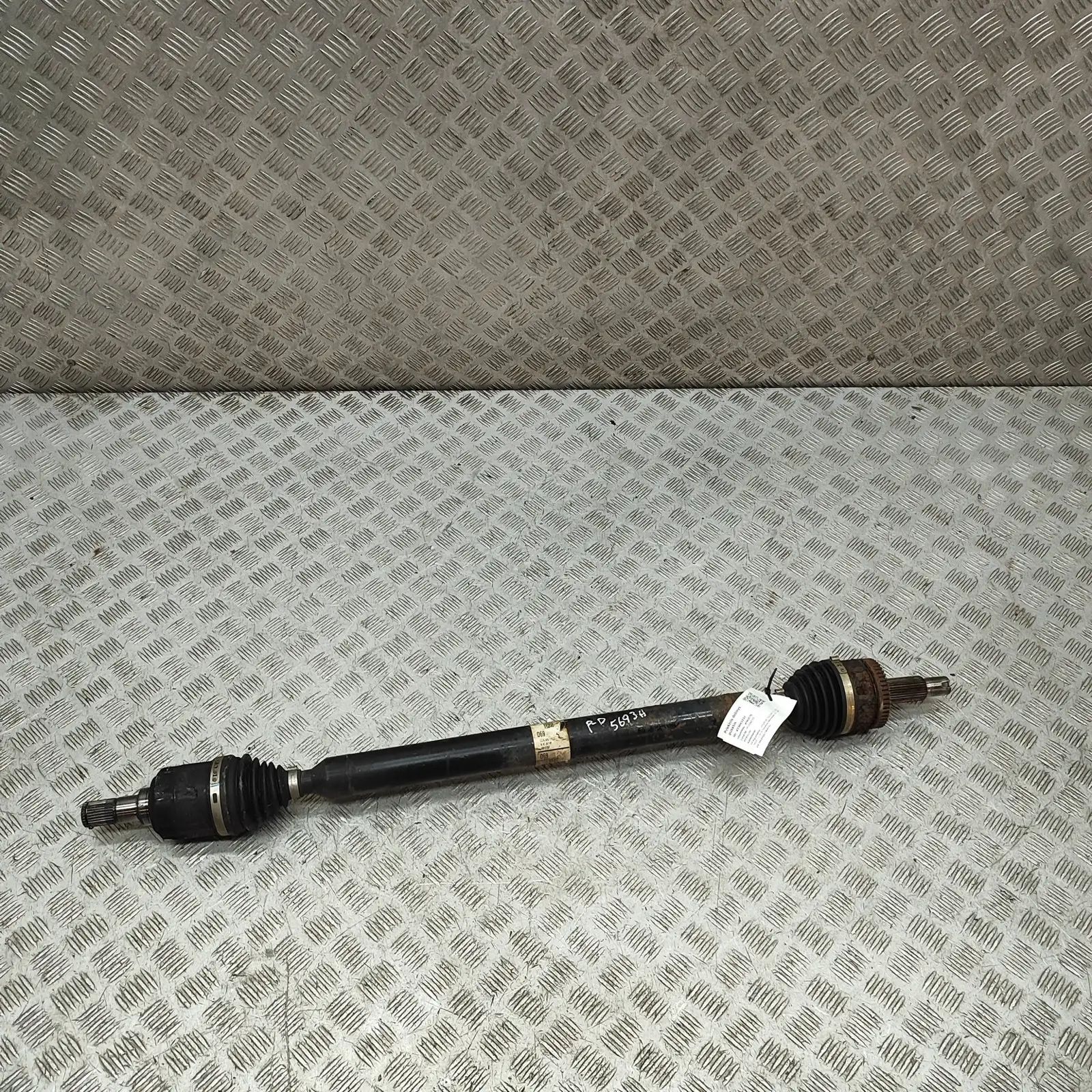 Hyundai Tucson Front Right Driveshaft Front Right Driveshaft — HYUNDAI TUCSON (TL, TL...