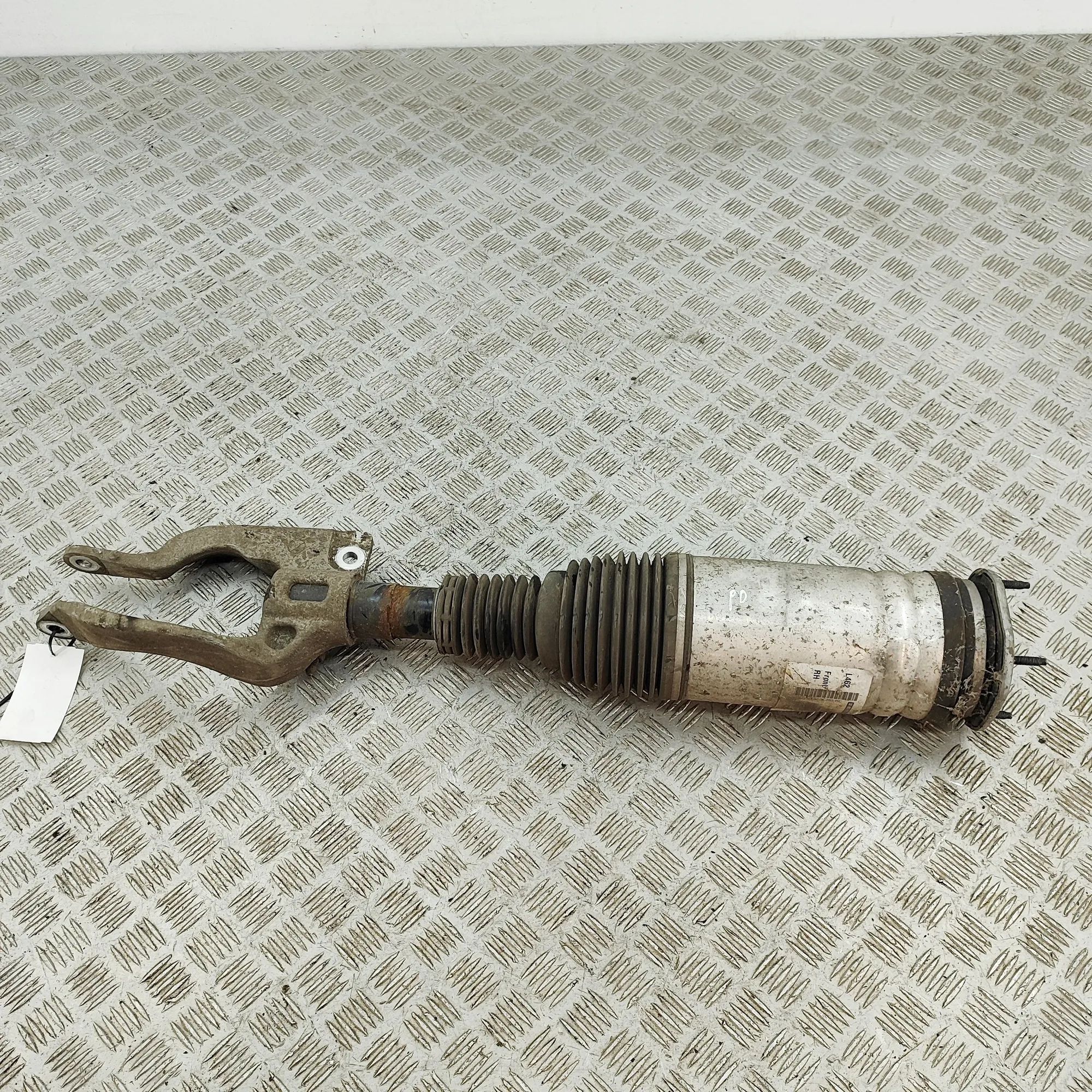 Land Rover Discovery Front Right Air Shock Absorber Front Right Air Shock Absorber — LAND ROVER DIS...