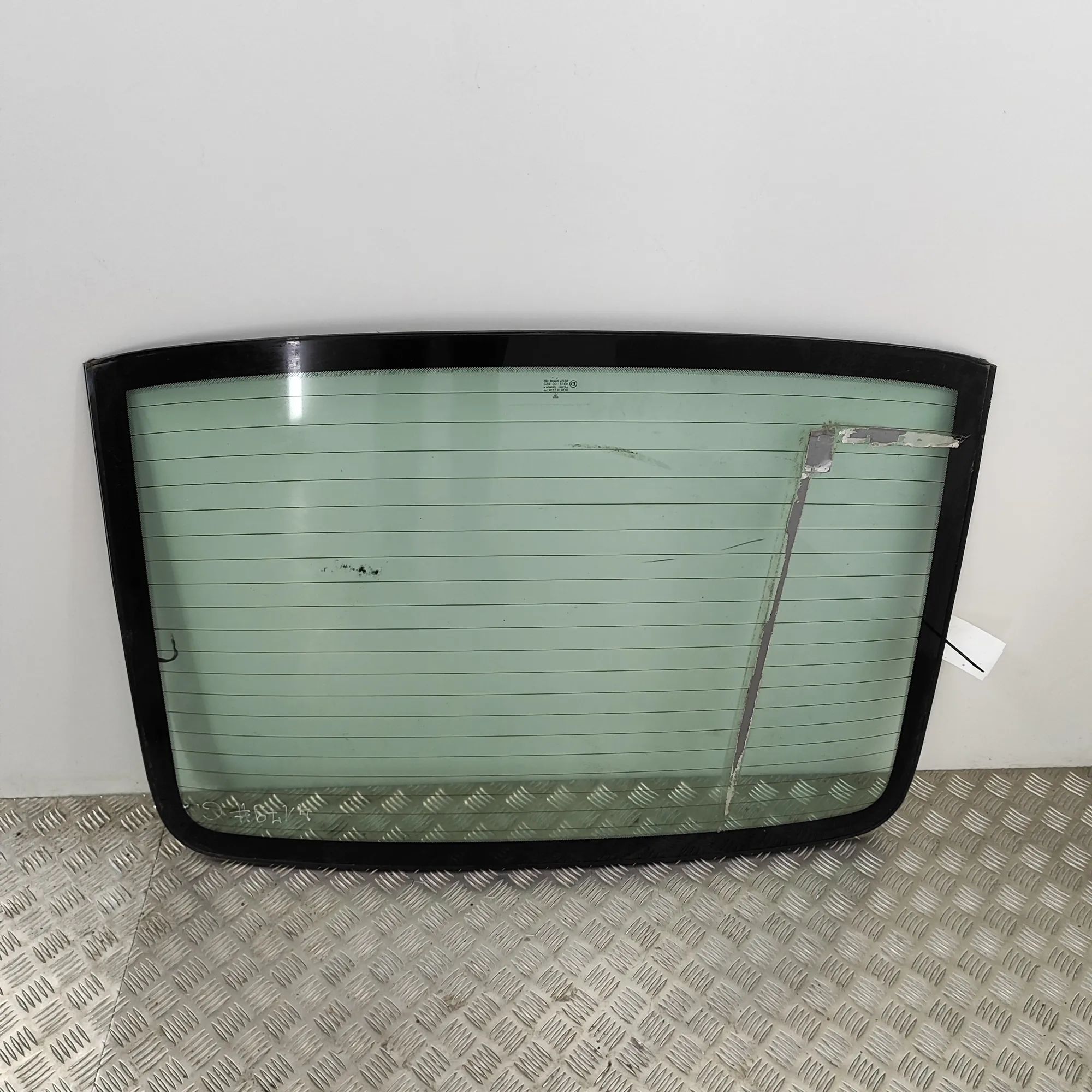 Porsche 911 (996) Rear Window glass Rear window glass — PORSCHE 911 (996) (1997-200...