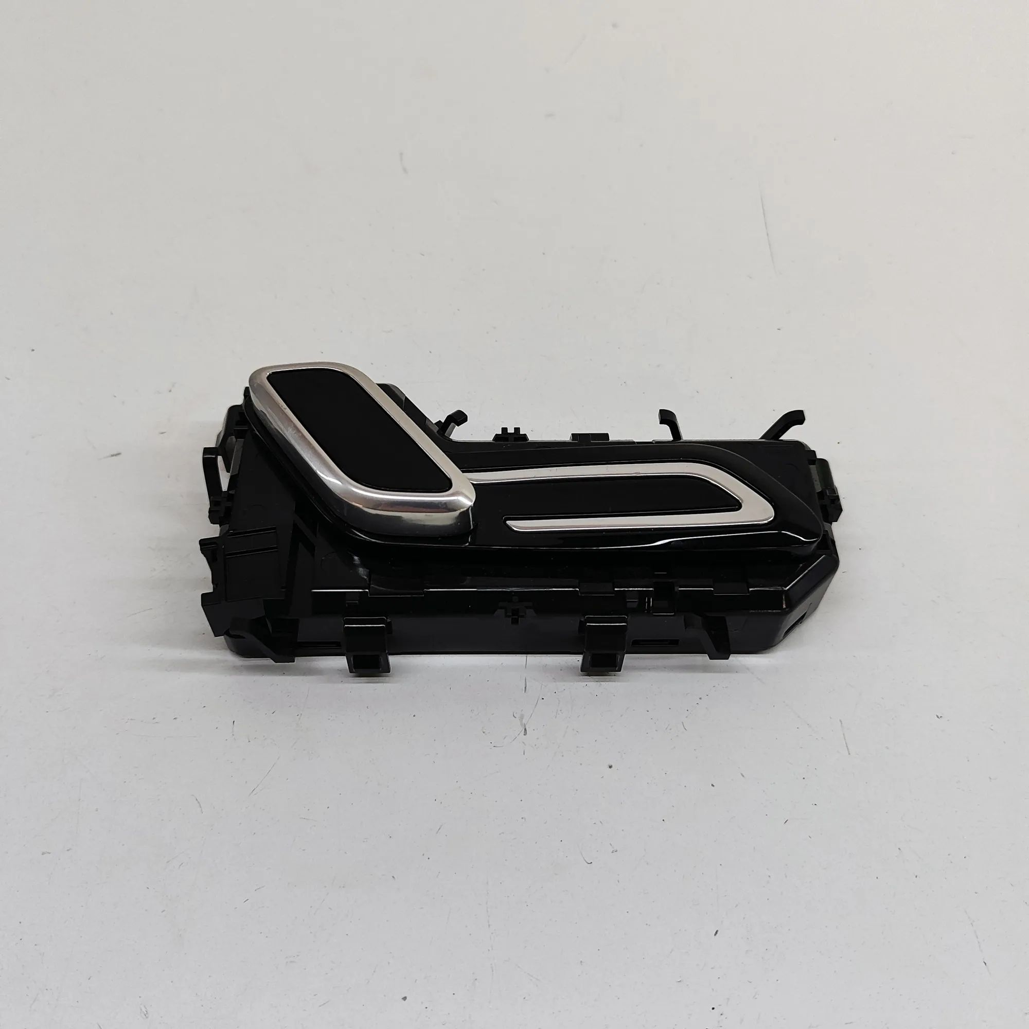 Land Rover Range Rover Sport (L461) Left Seat Control Switches Left Seat Control Switches — LAND ROVER RANGE R...