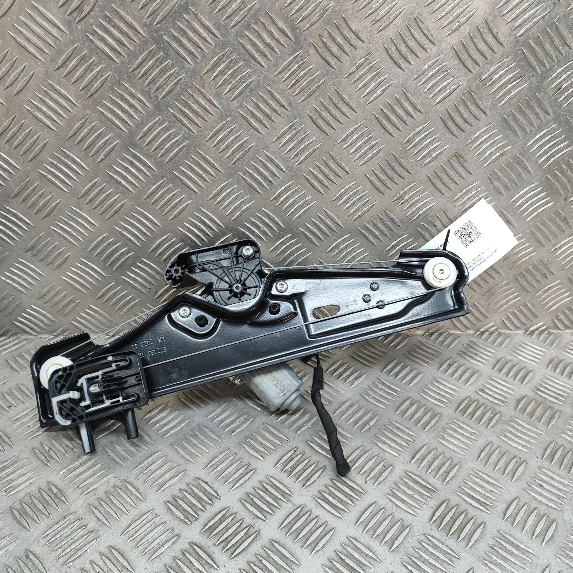 Land Rover Range Rover Sport (L461) Rear Left Door Window Regulator Rear Left Door Window Regulator — LAND ROVER RA...