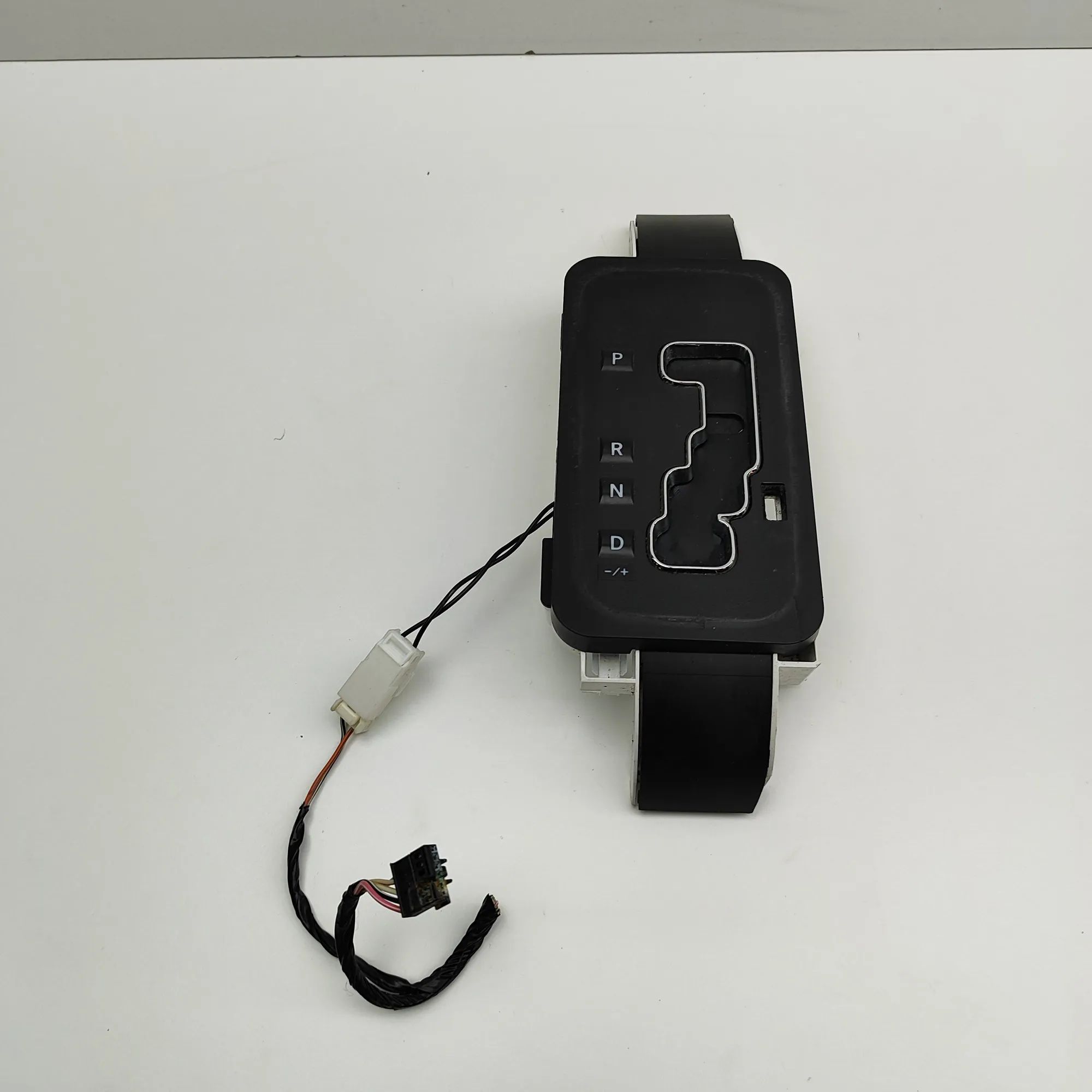 Jeep Wrangler (JK) Gear Shifting Level Plastic Trim Gear Shifting Level Plastic Trim — JEEP WRANGLE...
