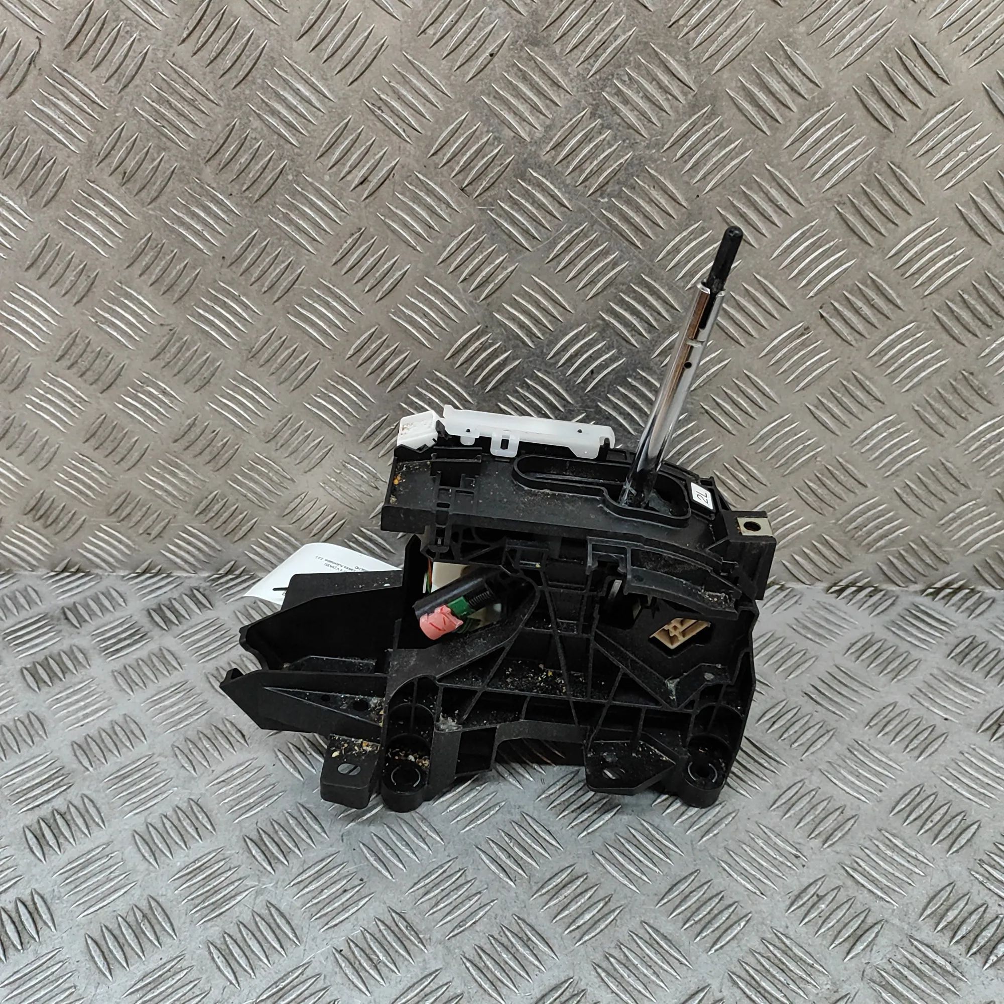 Toyota RAV4 (XA40) Gear Shifting Mechanism Gear Shifting Mechanism — TOYOTA RAV (4 V XA50)...