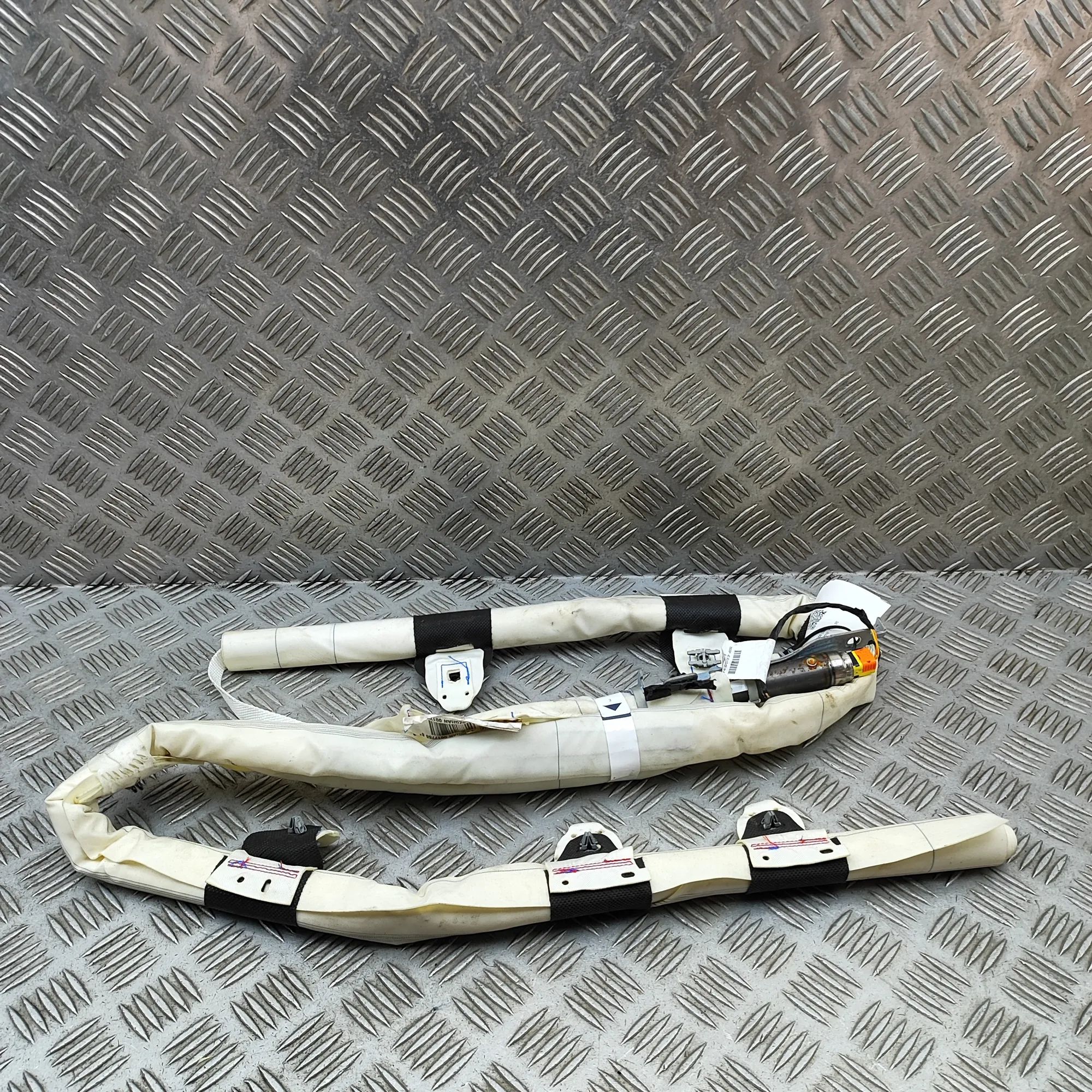Peugeot 508 Left Side Roof Safety Curtain SRS Left Side Roof Safety Curtain SRS — PEUGEOT 508...