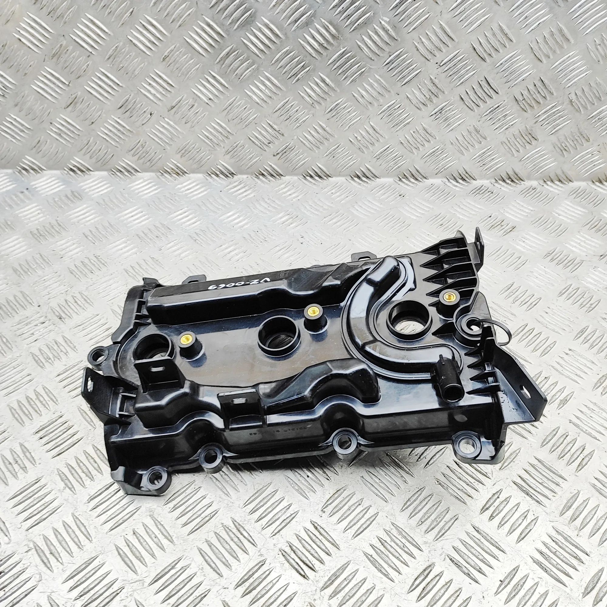 Infiniti Q50 Valve Cover Valve Cover — INFINITI Q50 (2013-...) — 13264-5...