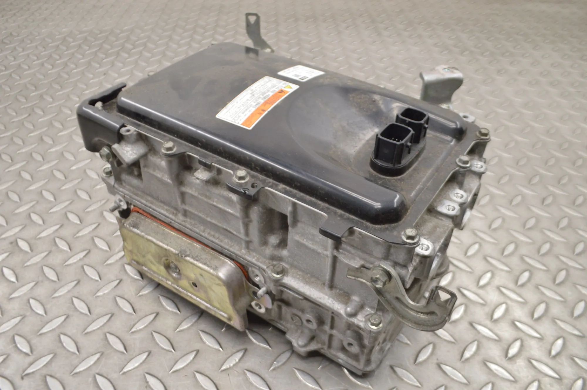 Toyota Prius+ Invertteri Inverter — TOYOTA PRIUS (_W5_) (2015-...) — 232...