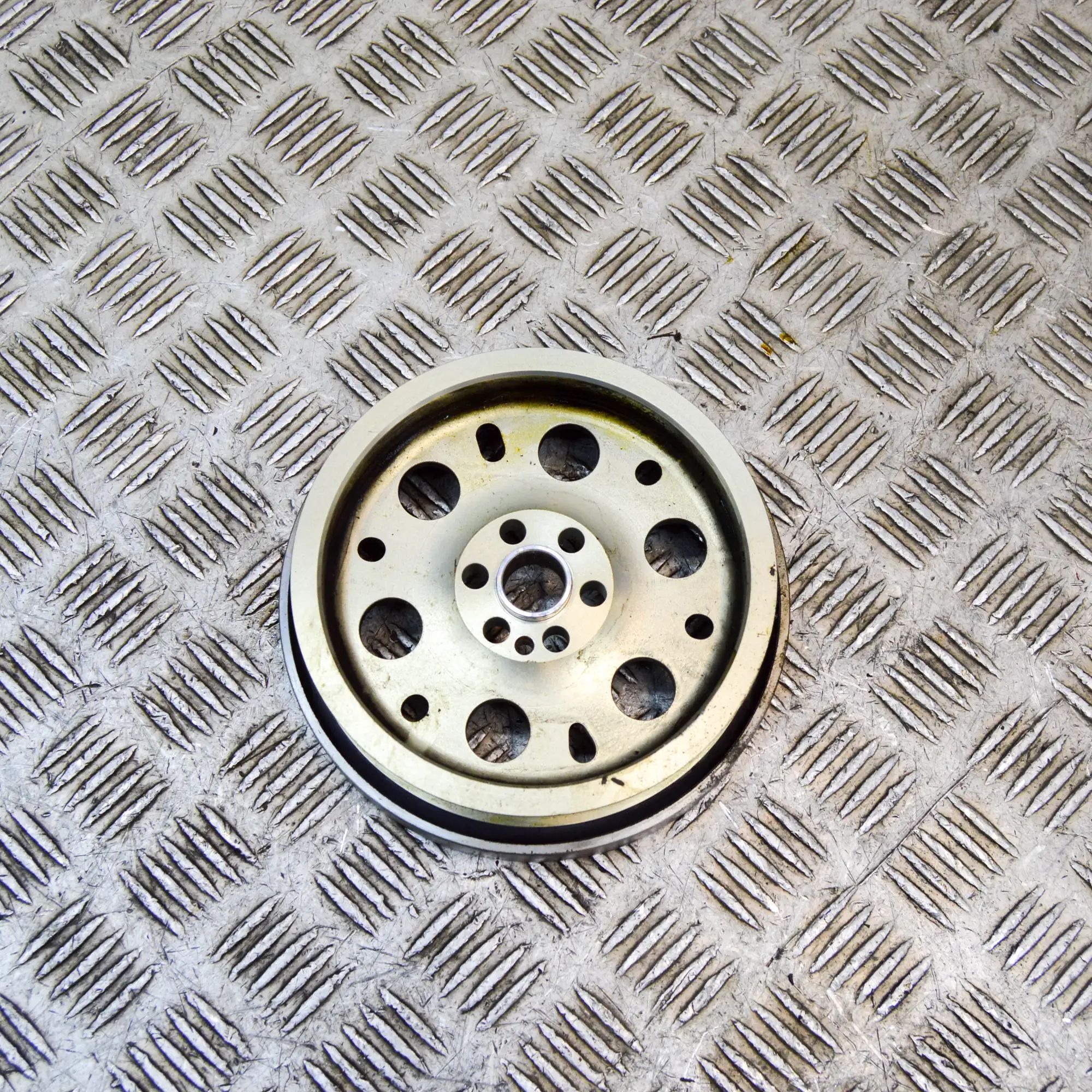 Porsche 911 (991) Rihmaratas Crankshaft pulley — PORSCHE 911 (991) (2011-202...