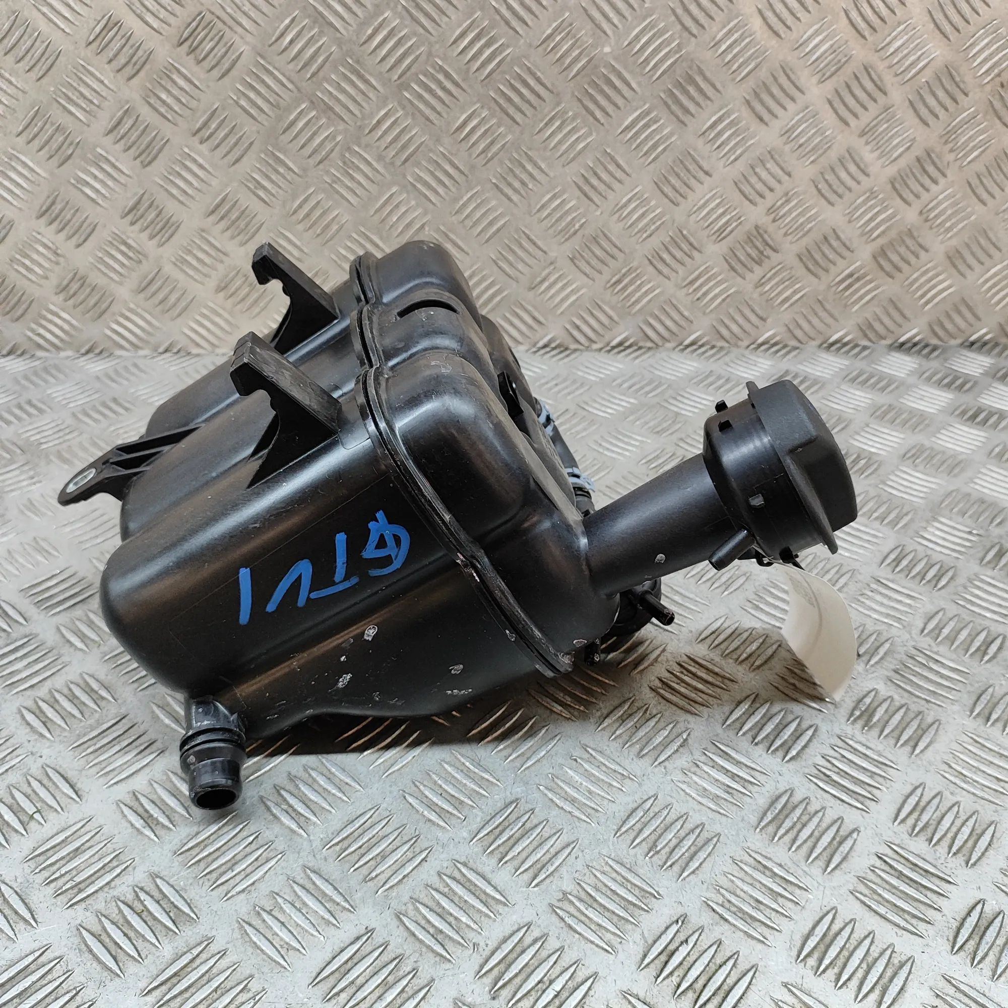 Porsche 911 (992) Expansion Tank Expansion tank — PORSCHE 911 (992) (2019-...) —...