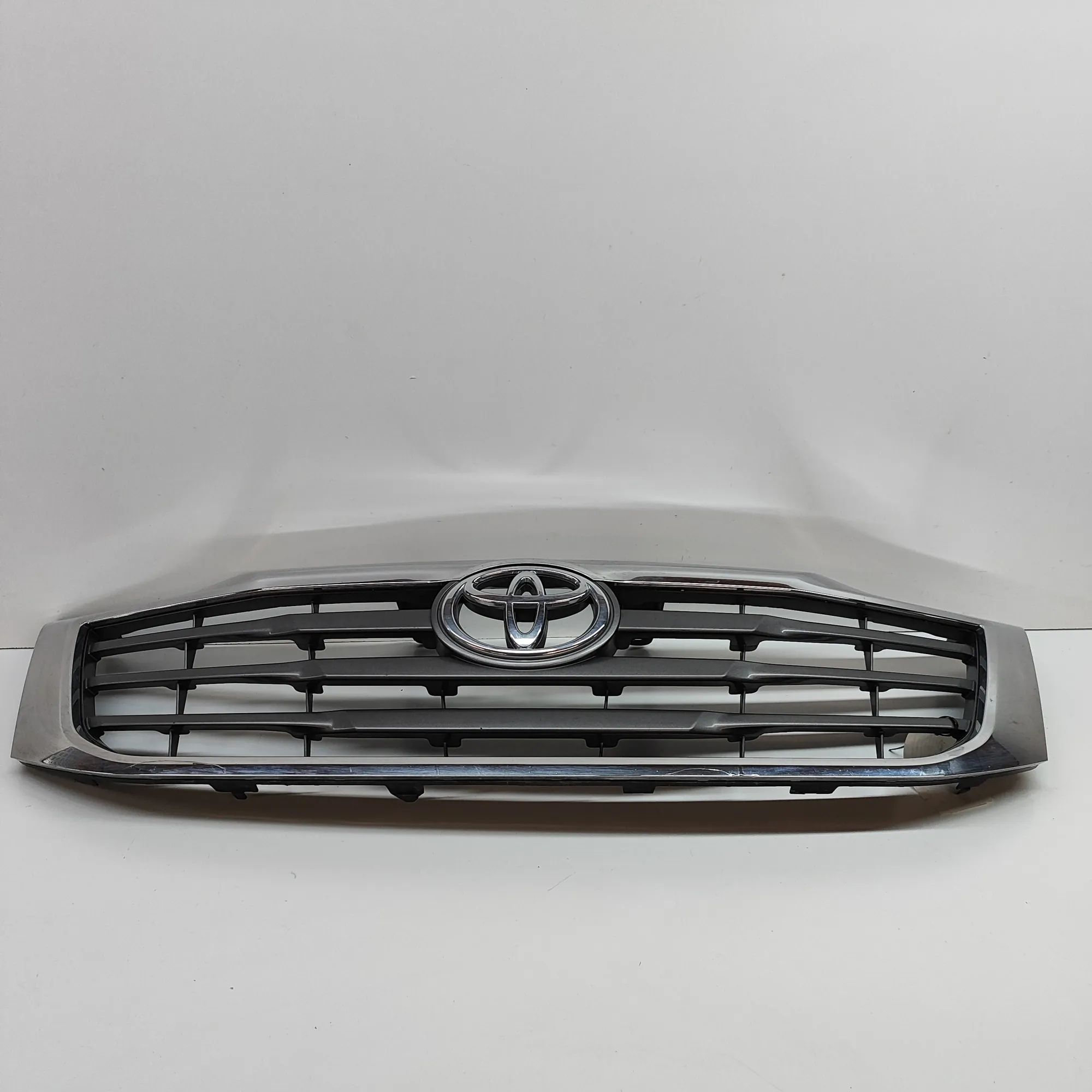 Toyota Hilux Radiator Grille Radiator grille — TOYOTA HILUX (VII Pick-up _N1...