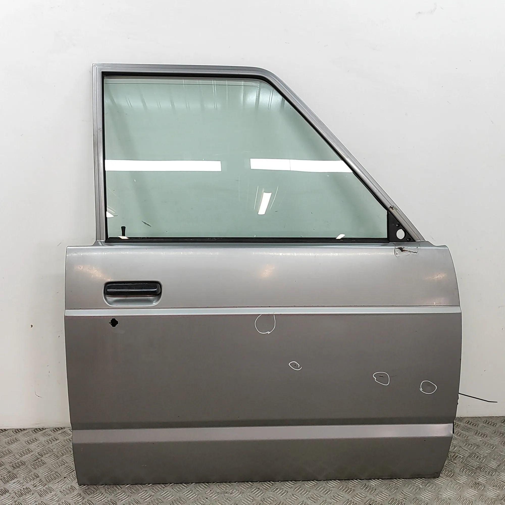 Nissan Patrol (Y60) Door — front right Door — front right — NISSAN PATROL (III/2 Hardt...