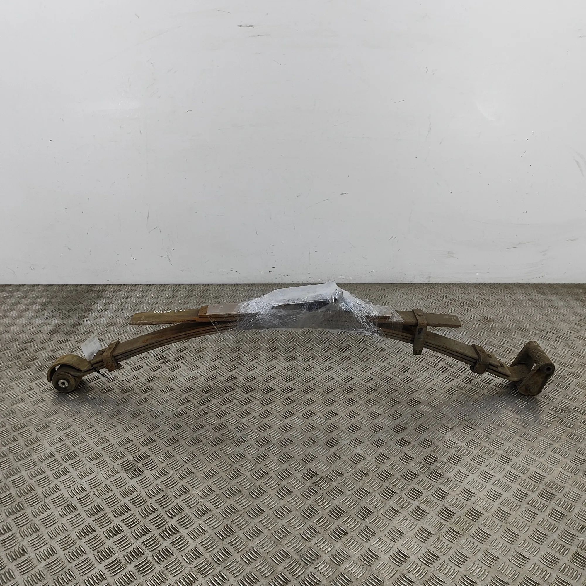 Volkswagen Amarok Rear Left Leaf Spring Rear Left Leaf Spring — VW AMAROK (2H_, S1B) (2...