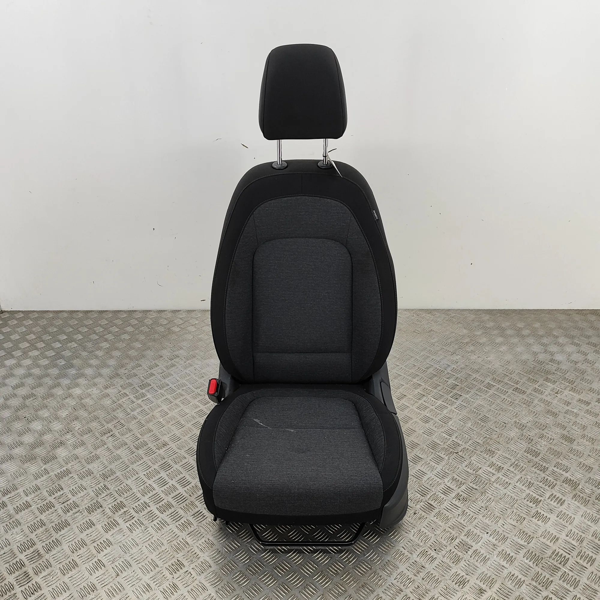 Hyundai Kona Front Left Seat Front left seat — HYUNDAI KONA (2017-...) — 885...