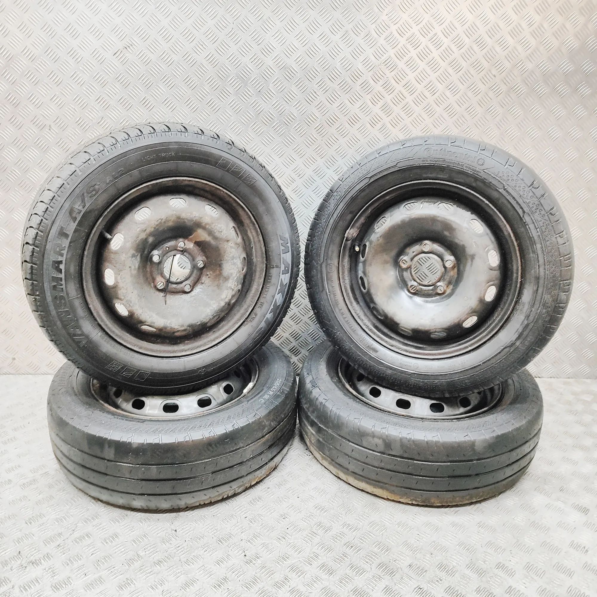 Opel Vivaro (B) Alloy Wheel Set Alloy wheel set — OPEL VIVARO (Combi) (2014-......